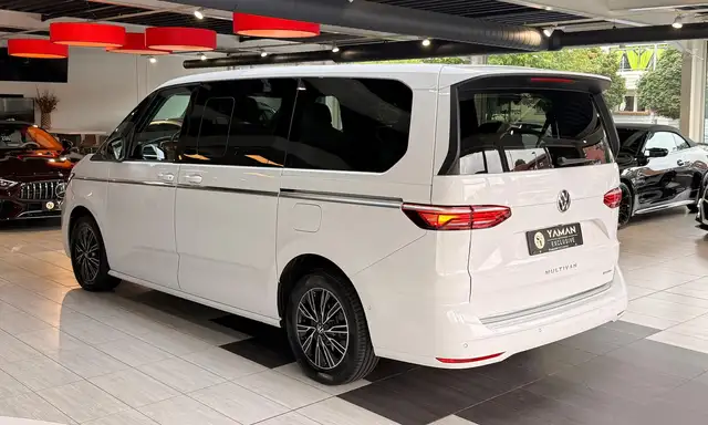 Volkswagen Multivan view 8