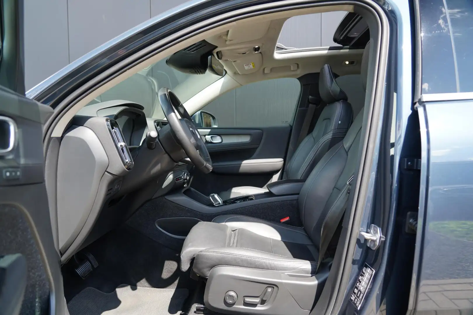 Volvo XC40 1.5 T5 Twin Engine Inscription - Panoramisch schui Blauw - 2
