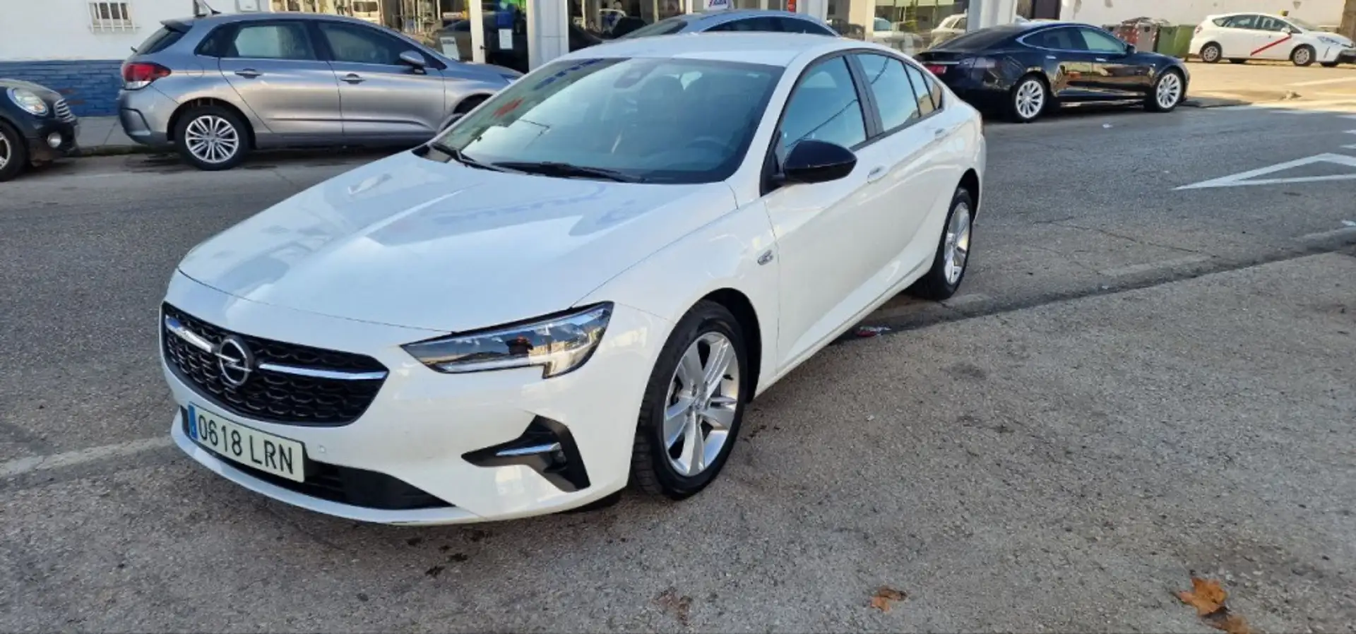 Opel Insignia Berlina Manual de 5 Puertas Blanco - 1