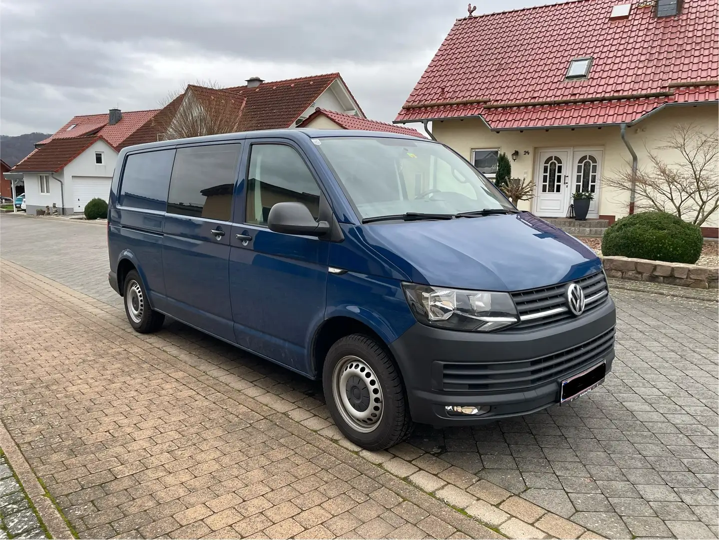 Volkswagen T6 Kombi LR 2,0 Entry TDI BMT Blauw - 2