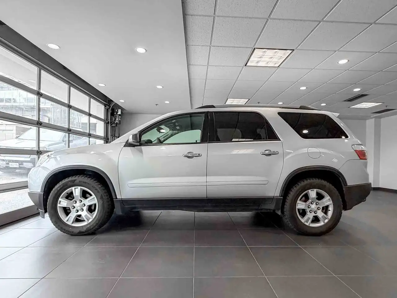 GMC Acadia снимка GMC Acadia