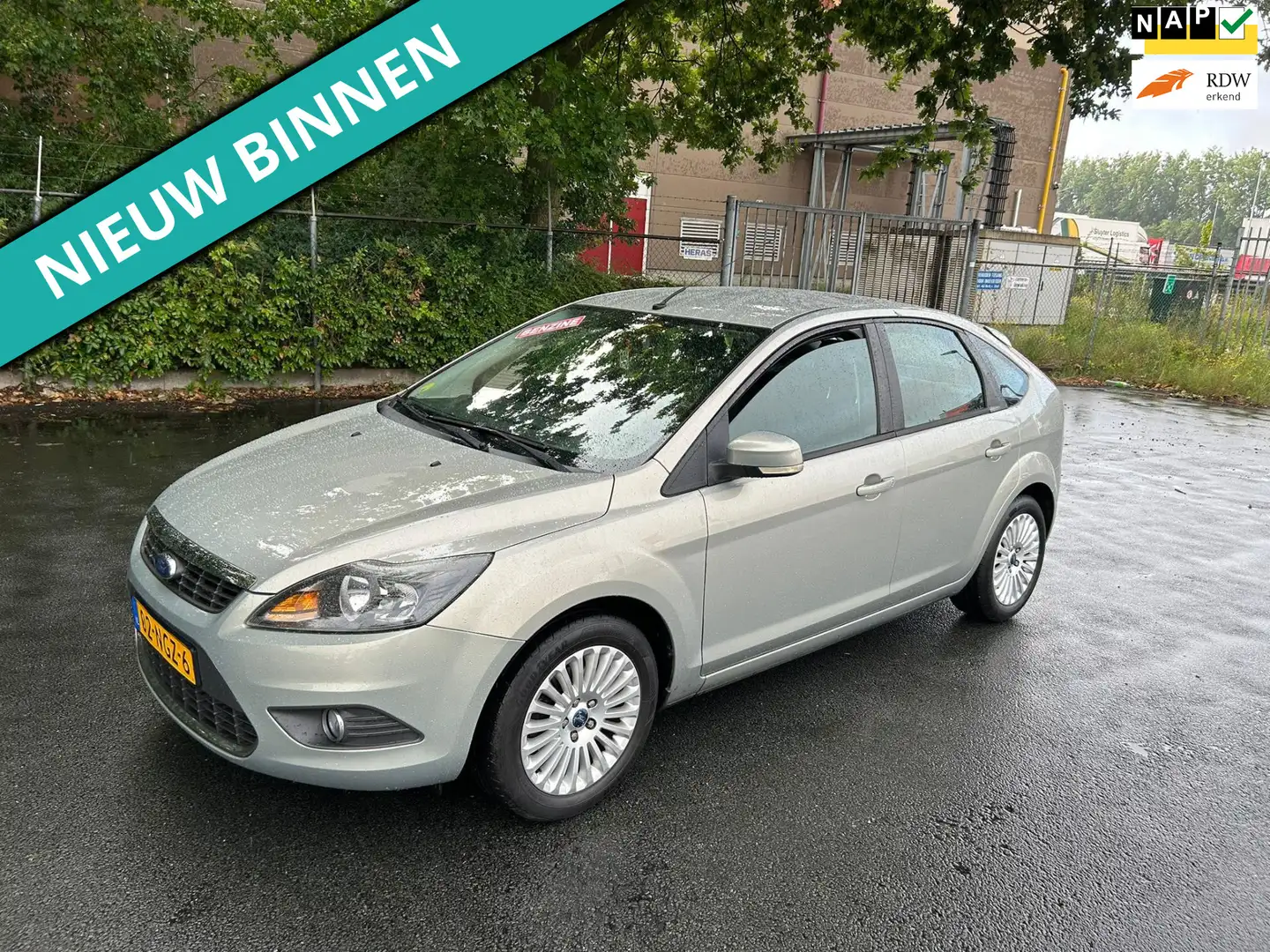 Ford Focus 1.8 Limited LEUKE AUTO RIJDT EN SCHAKELT GOED Bruin - 1