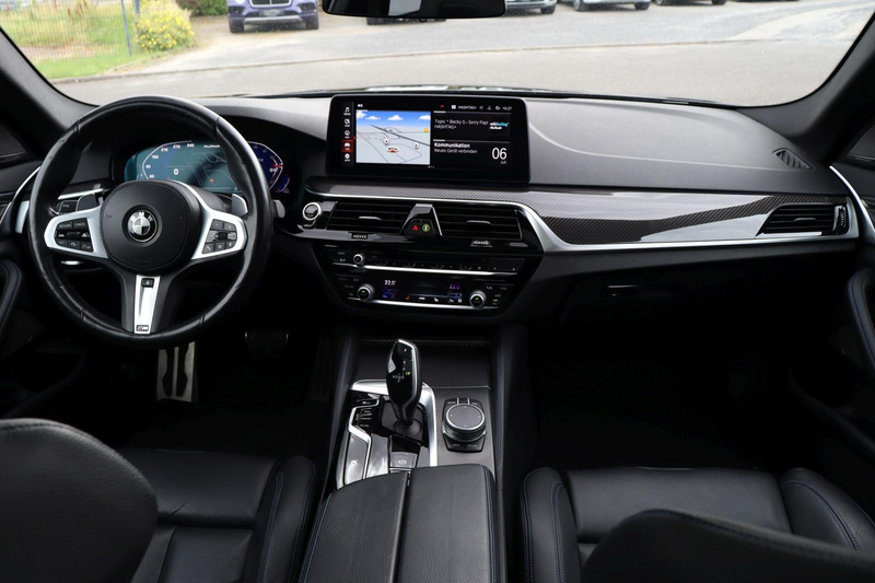 BMW 550 i xDrive V8 G30 +20ZOLL+LED+SHD+LEDER+H&K+ASSISTEN — photo 14