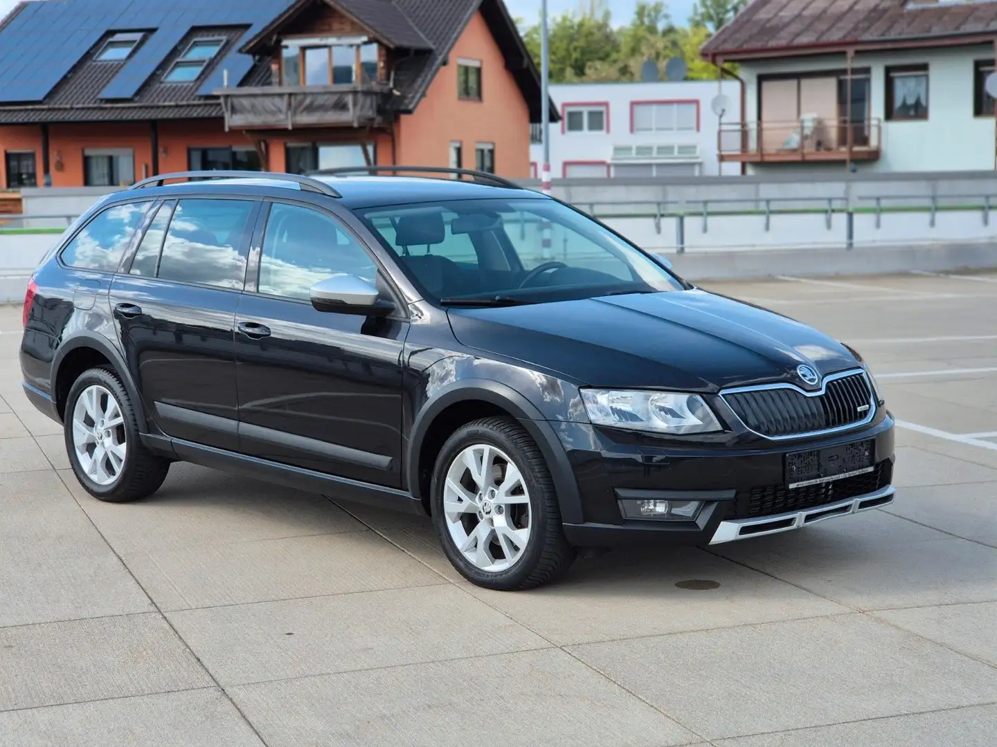 Skoda Octavia Scout 4x4  EU6 Zahnr. TÜV Neu Nero - 1