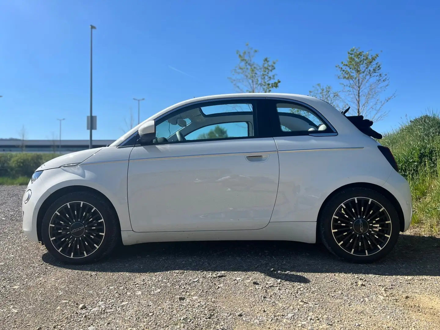 Fiat 500e 500 C Elektro 42kWh C la Prima (by Bocelli) Weiß - 2