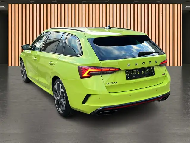 Skoda Octavia view 4