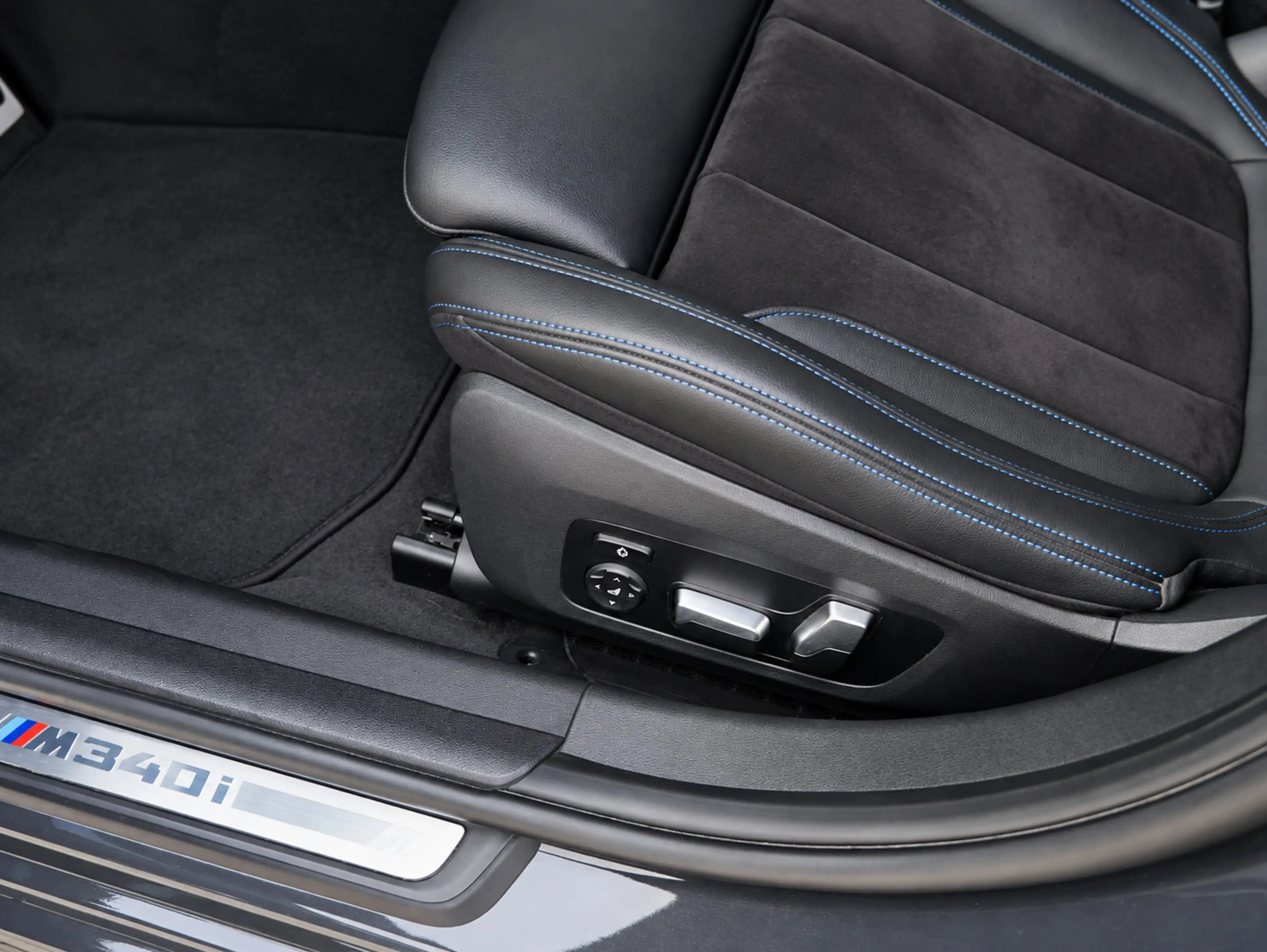 BMW 340 3-serie Touring M340i xDrive High Executive | Lase — photo 16