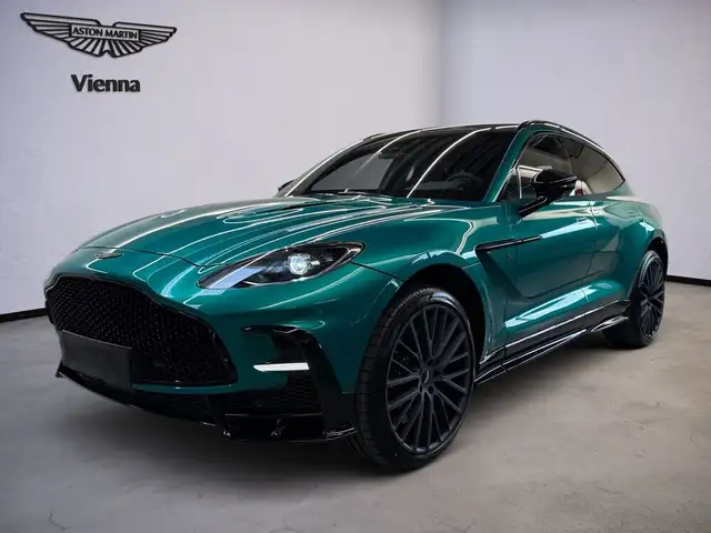 Aston Martin DBX S | Podium Green | Pano | AHK | 23'' Ansicht 1