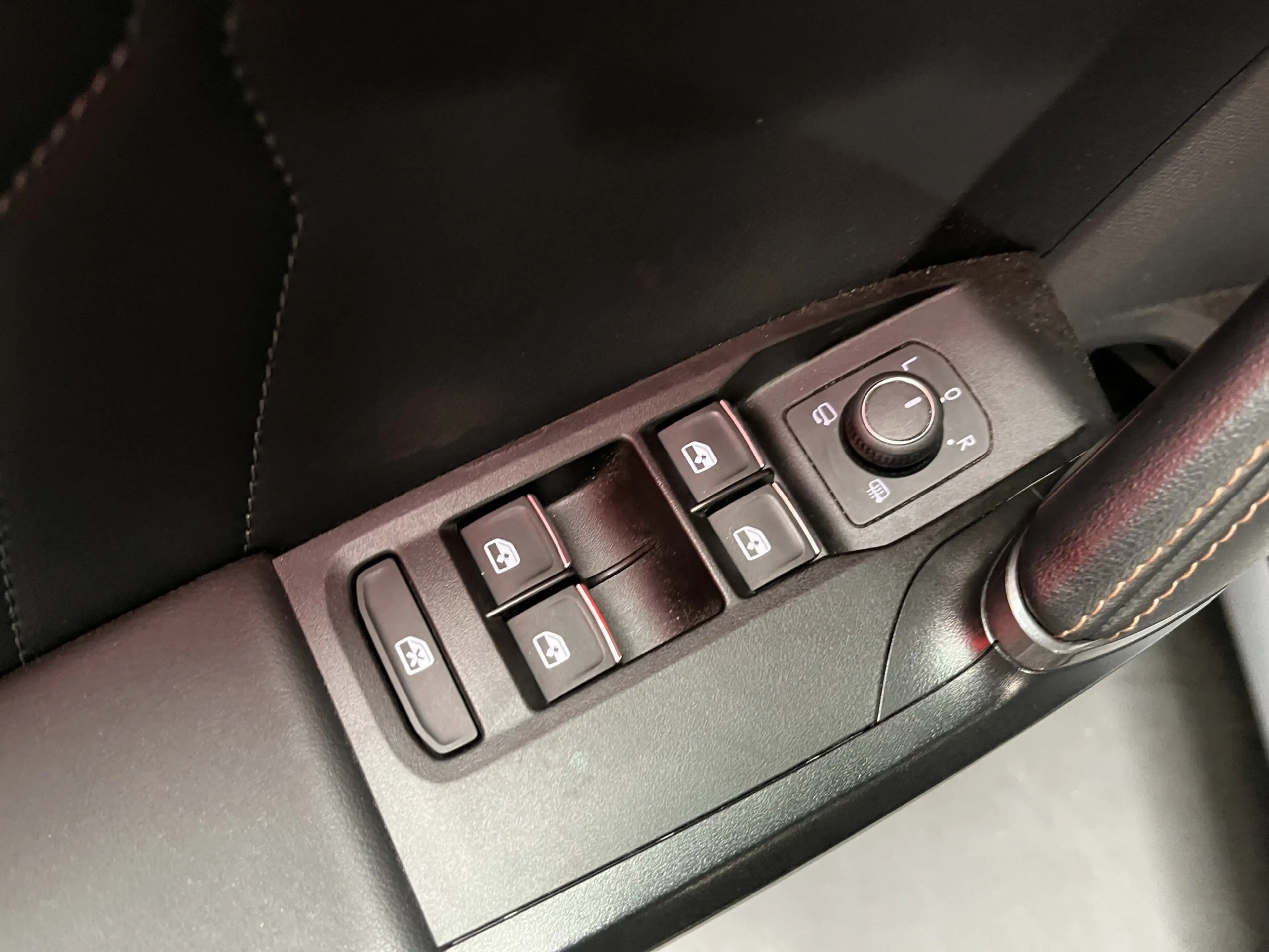 CUPRA Leon Sportstourer 1.4 e-Hybrid VZ Performance / AUTOMAA — photo 11