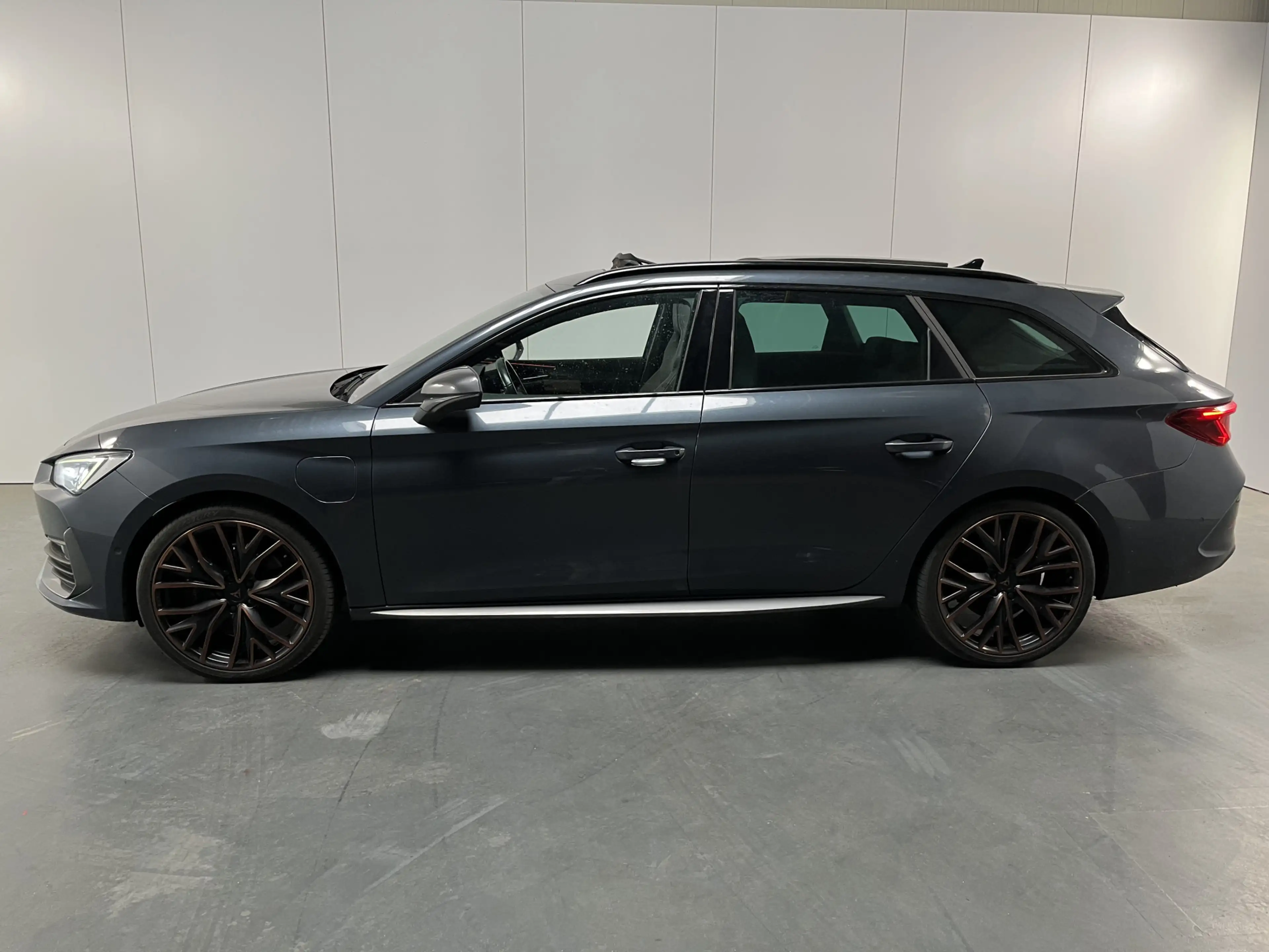 CUPRA Leon Sportstourer 1.4 e-Hybrid VZ Performance / AUTOMAA — photo 2