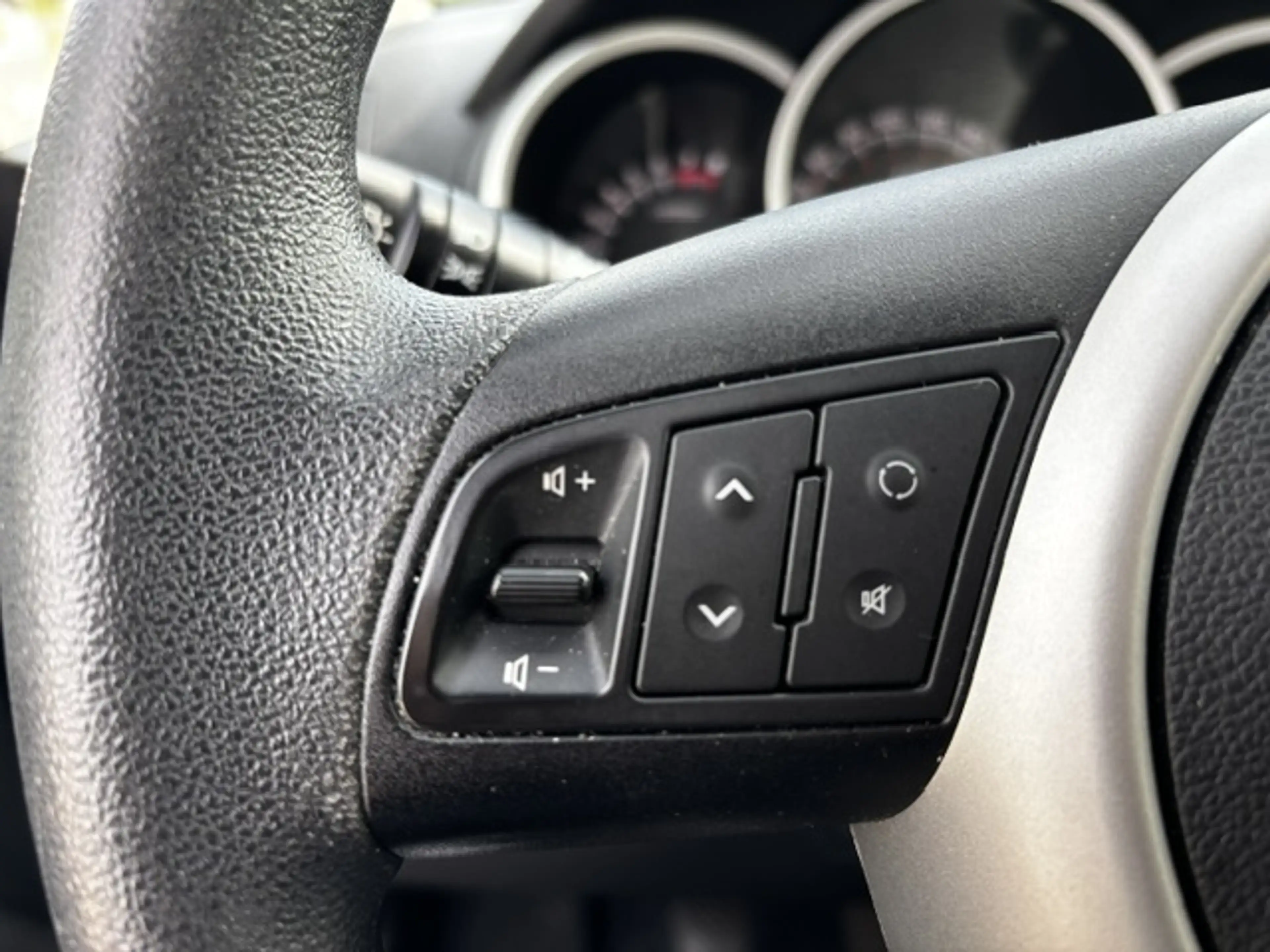 Kia Venga 1.4 CVVT Seven — photo 17