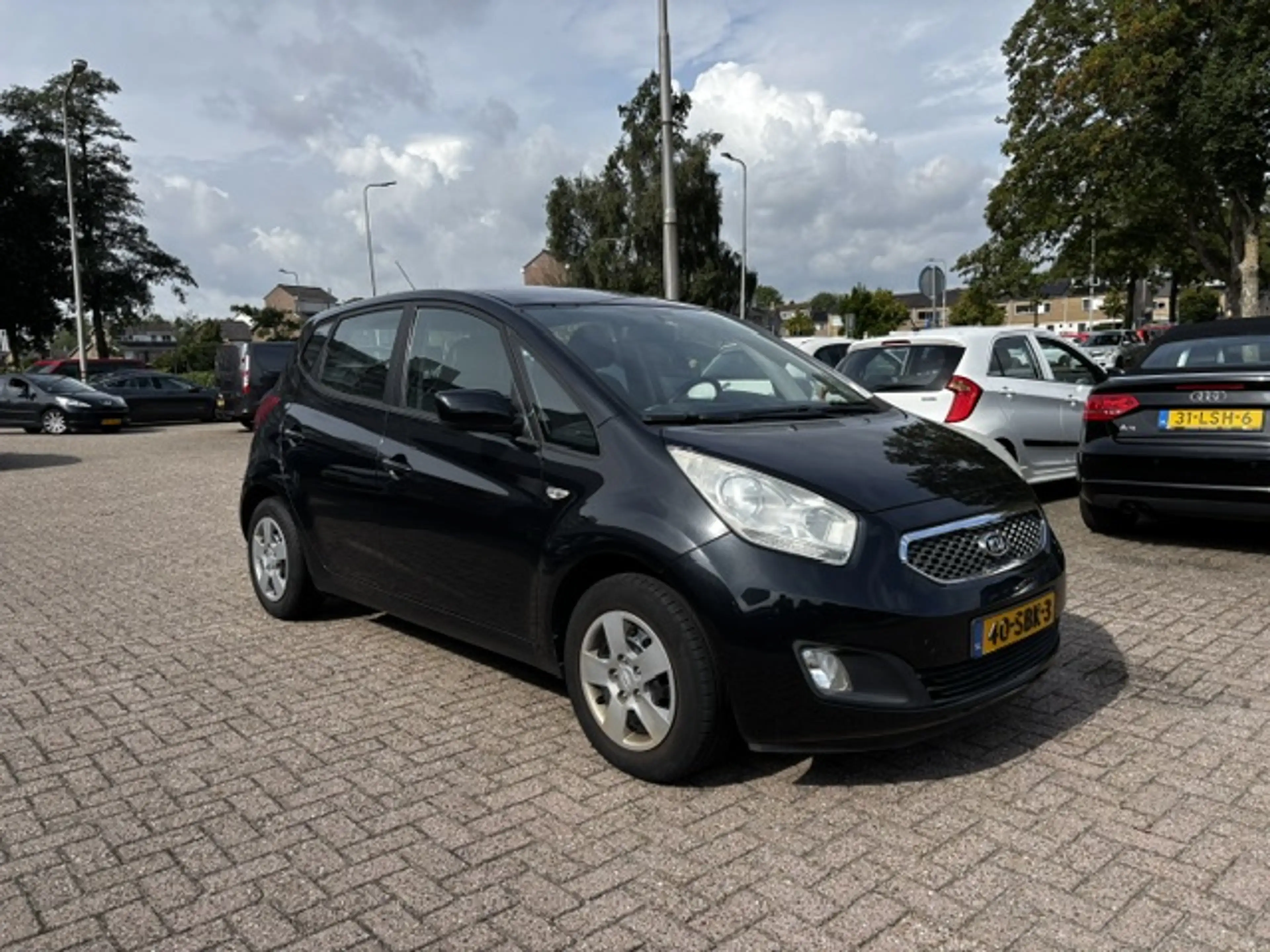 Kia Venga 1.4 CVVT Seven — photo 4