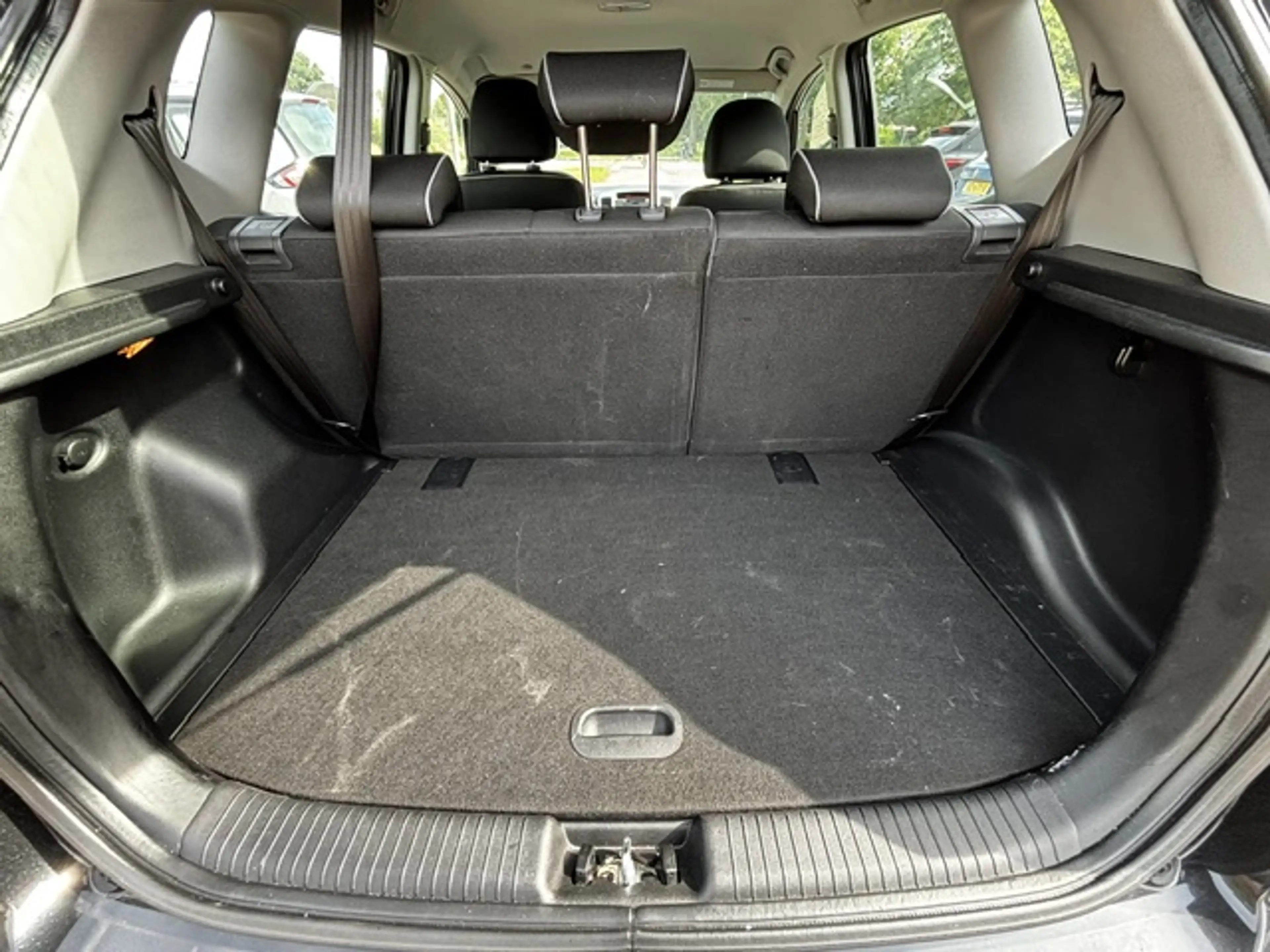 Kia Venga 1.4 CVVT Seven — photo 9