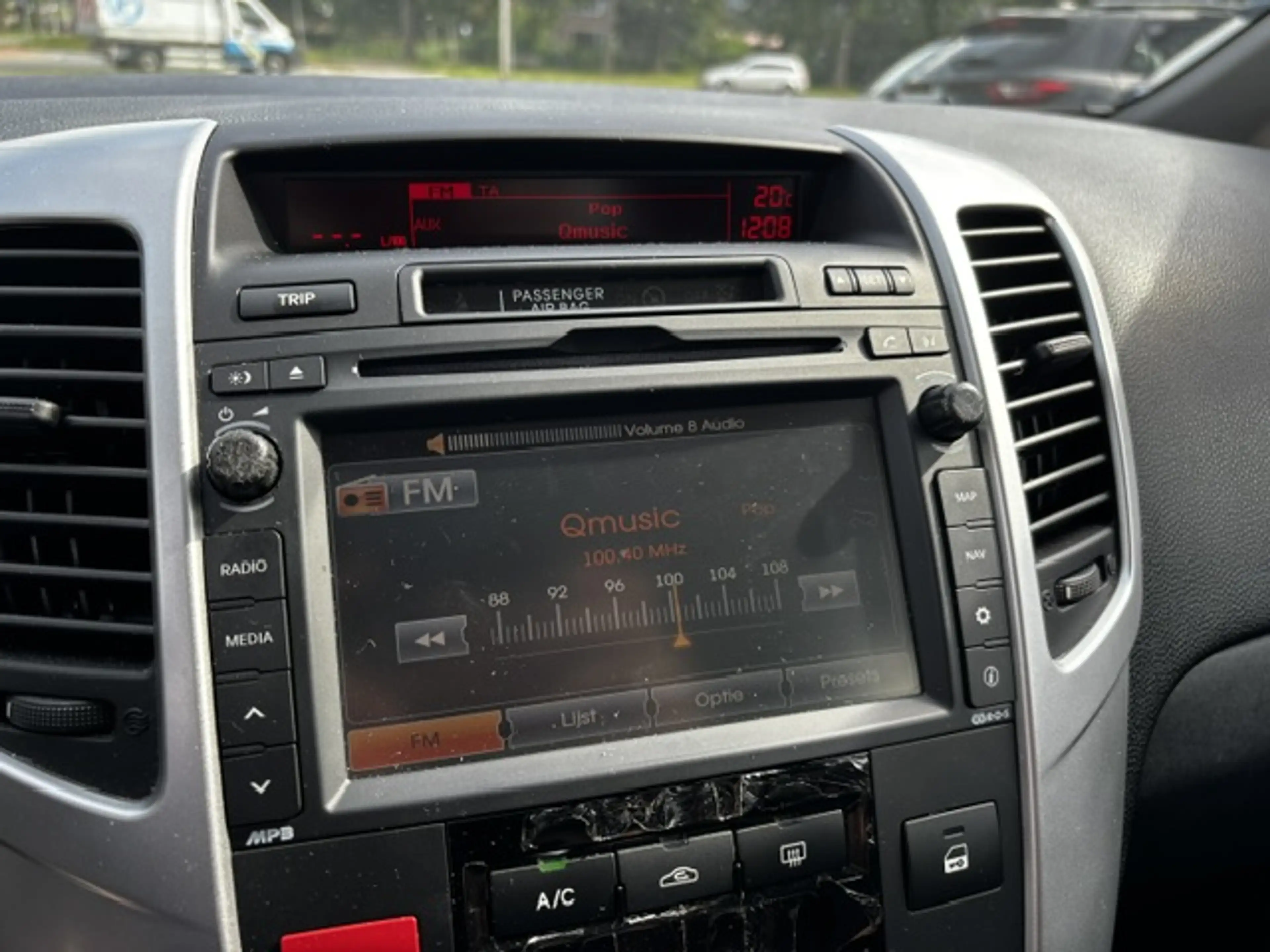 Kia Venga 1.4 CVVT Seven — photo 21