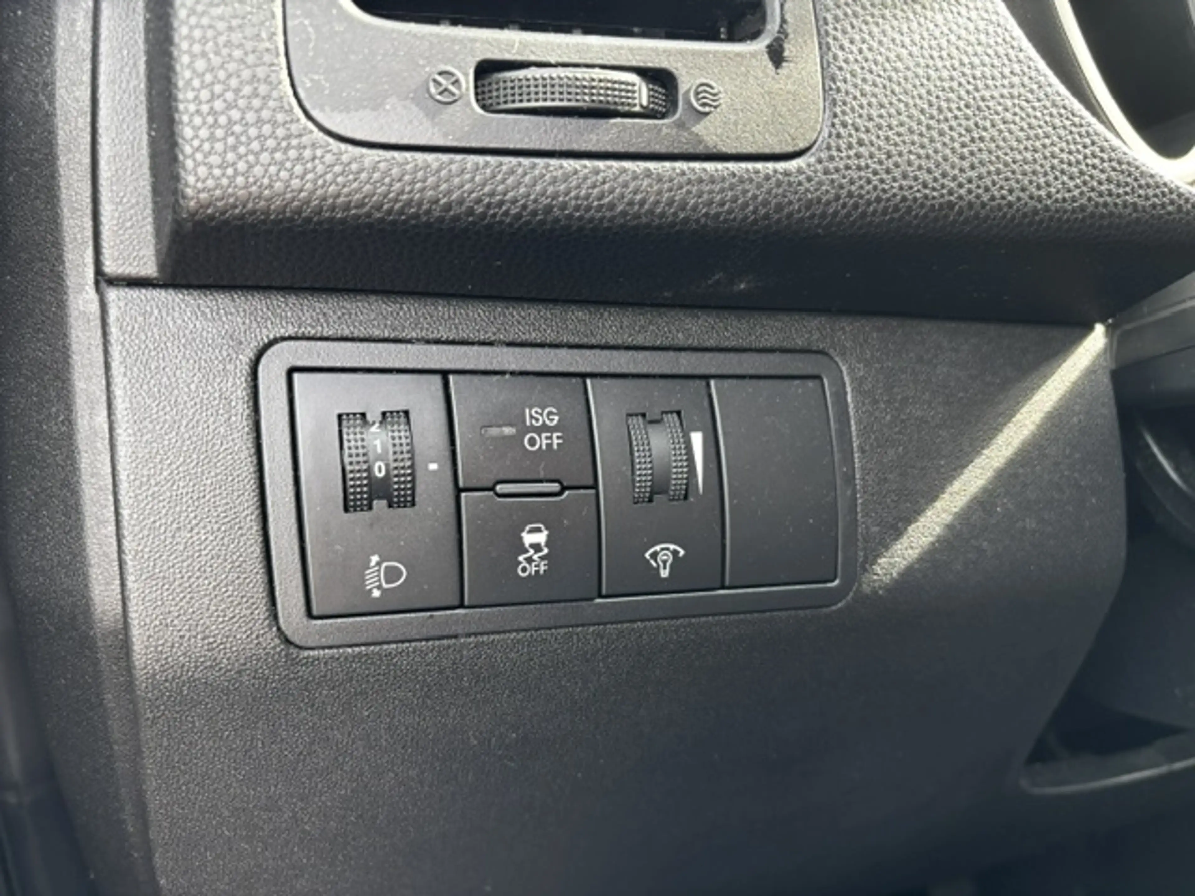 Kia Venga 1.4 CVVT Seven — photo 14