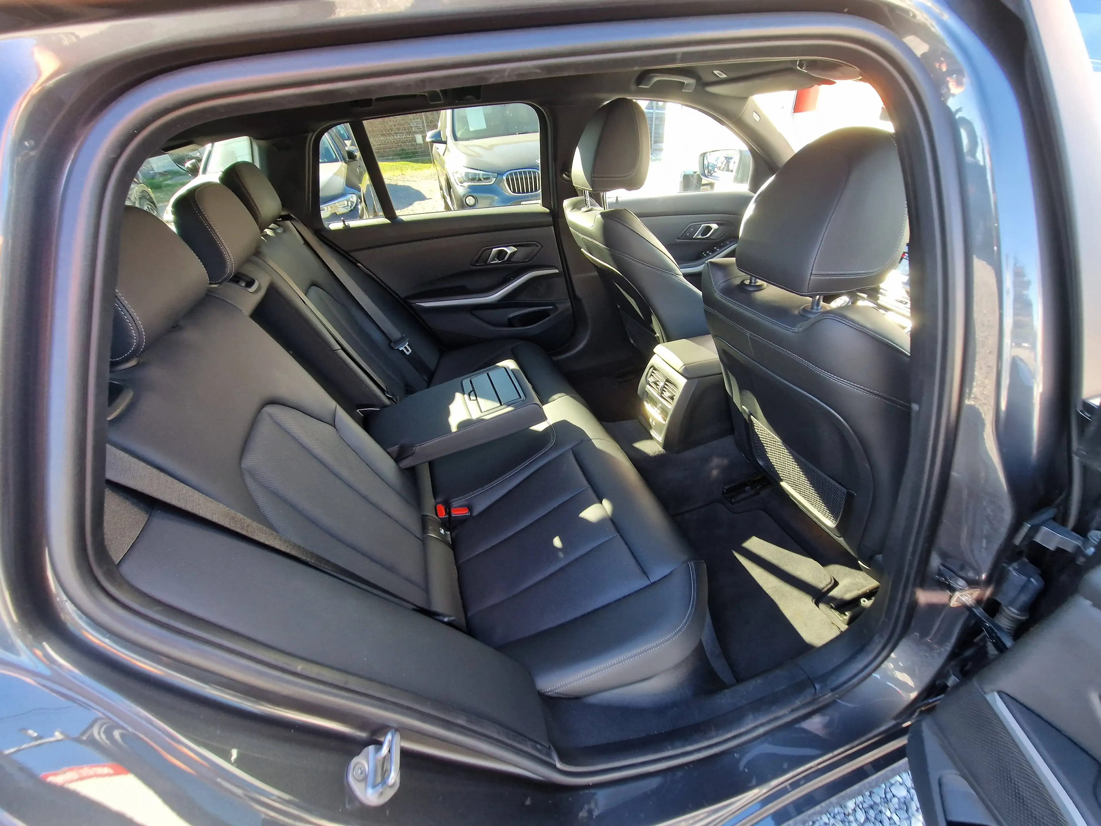 BMW 316 D Touring 122CH*1°PROPRIO*CARNET*XENON*GPS*COCKPIT*CUIR*CARPLAY — photo 13