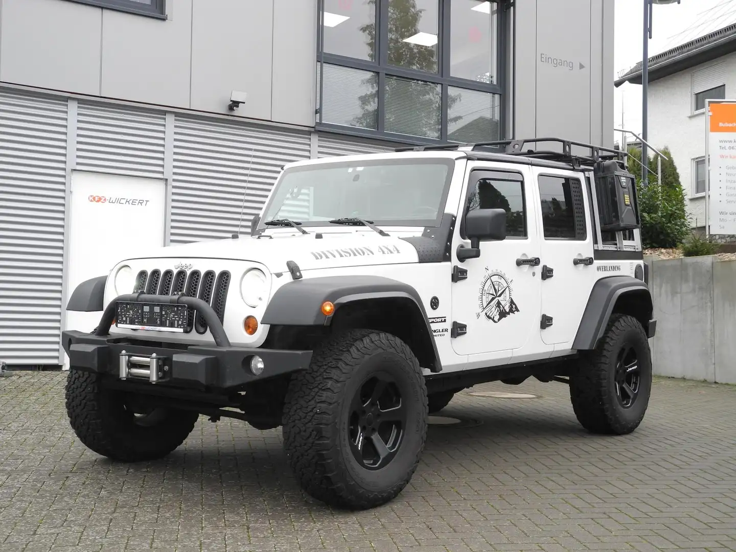 Jeep Wrangler Unlimited Sport 2.8 CRD Weiß - 1