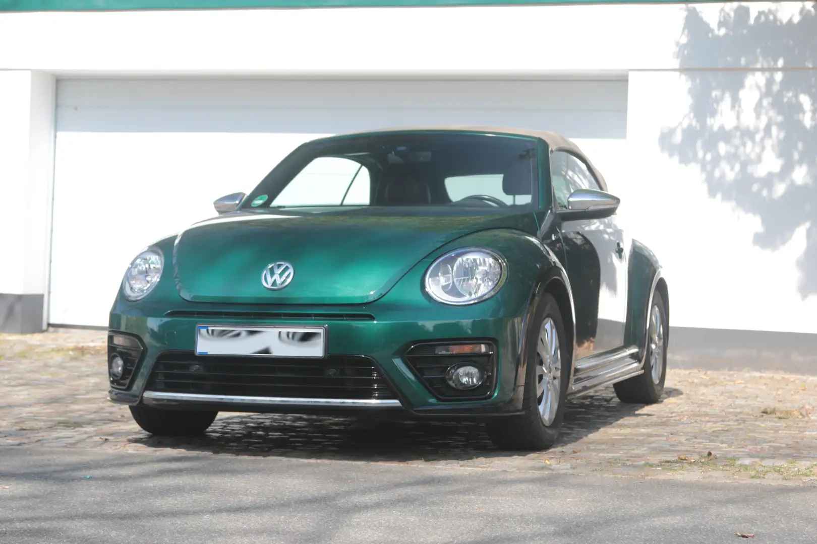 Volkswagen Beetle The Beetle Cabriolet 1.4 TSI (BlueMotion Tech) R-L Vert - 1