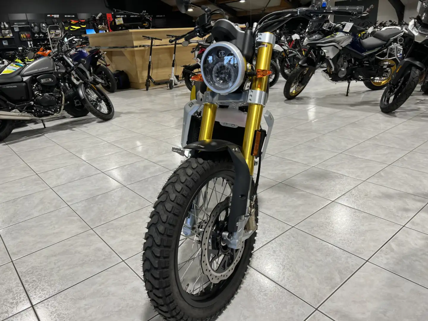 Fantic Caballero 125 Scrambler Negru - 2