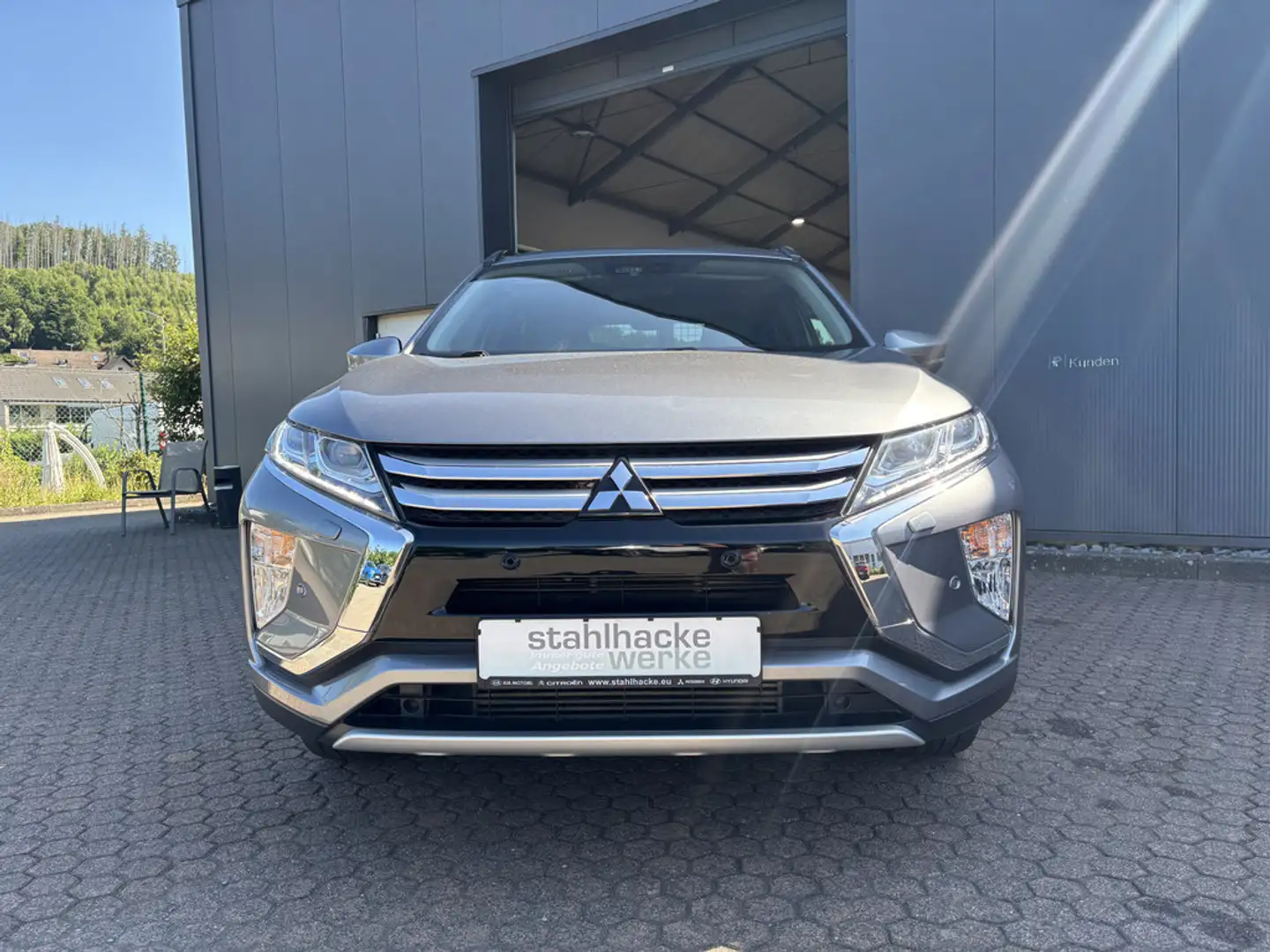 Mitsubishi Eclipse Cross 1.5 Top 4WD Grau - 2