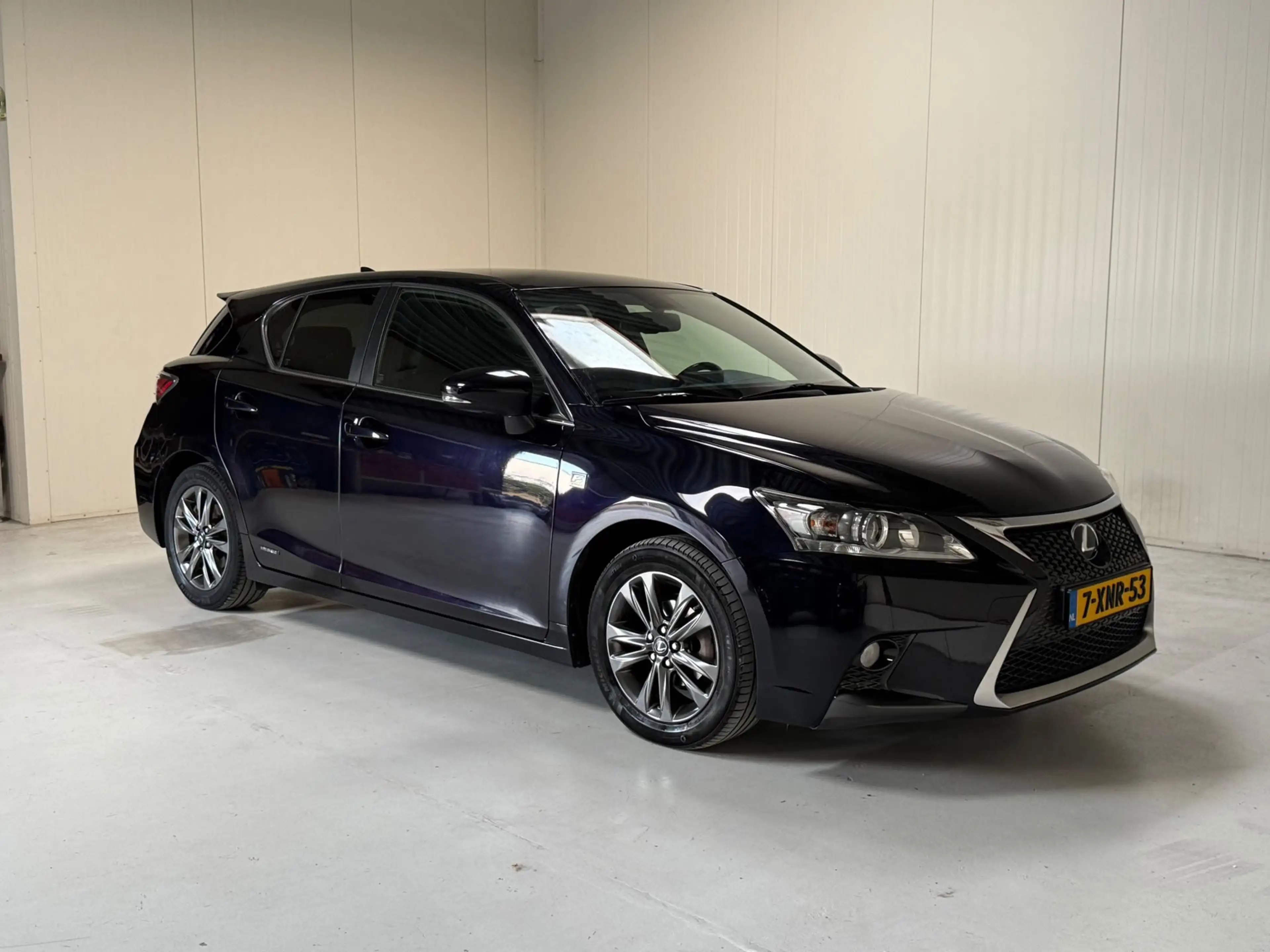 Lexus CT 200h F Sport Line — photo 2