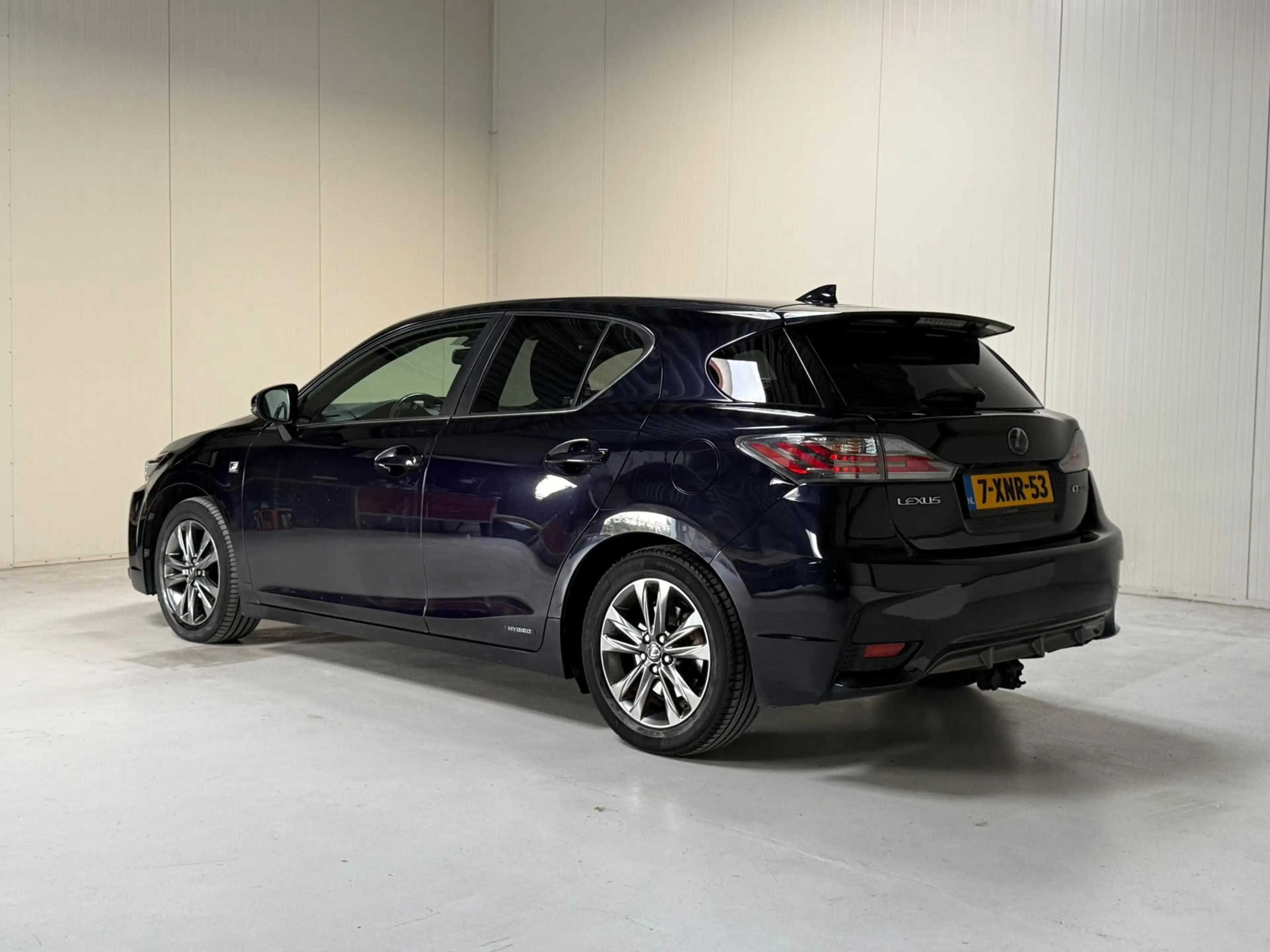 Lexus CT 200h F Sport Line — photo 12