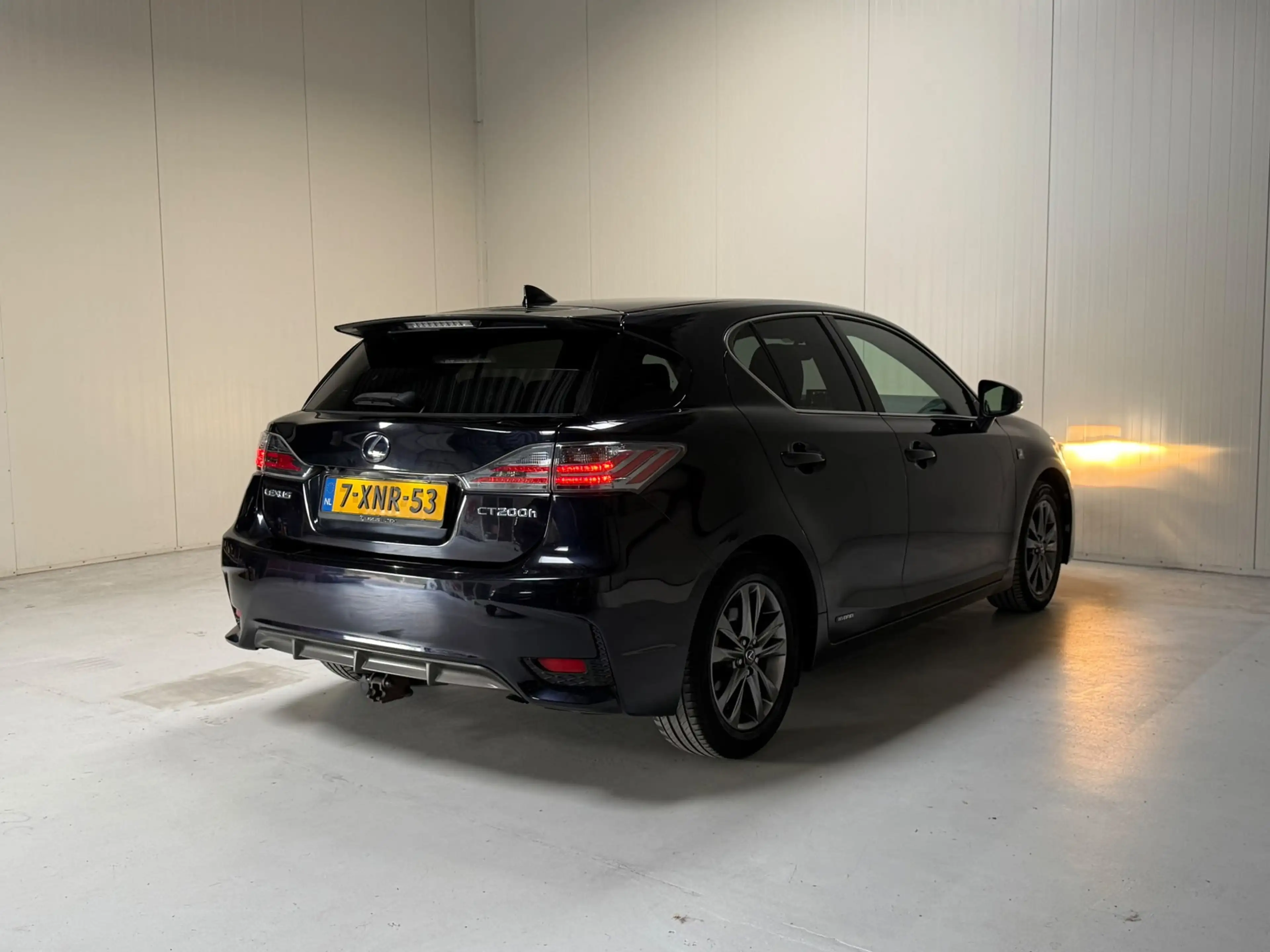Lexus CT 200h F Sport Line — photo 11