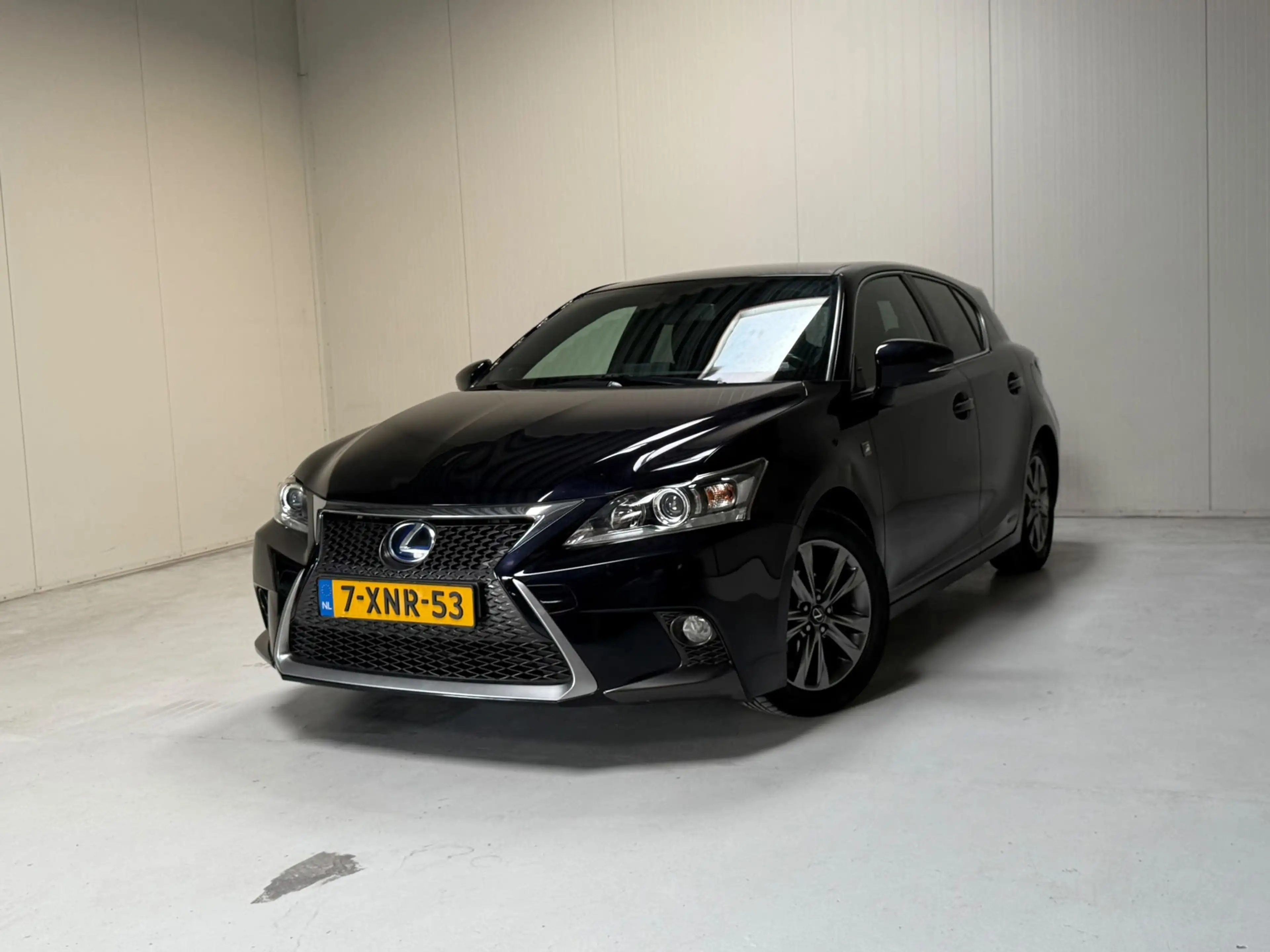 Lexus CT 200h F Sport Line — photo 8