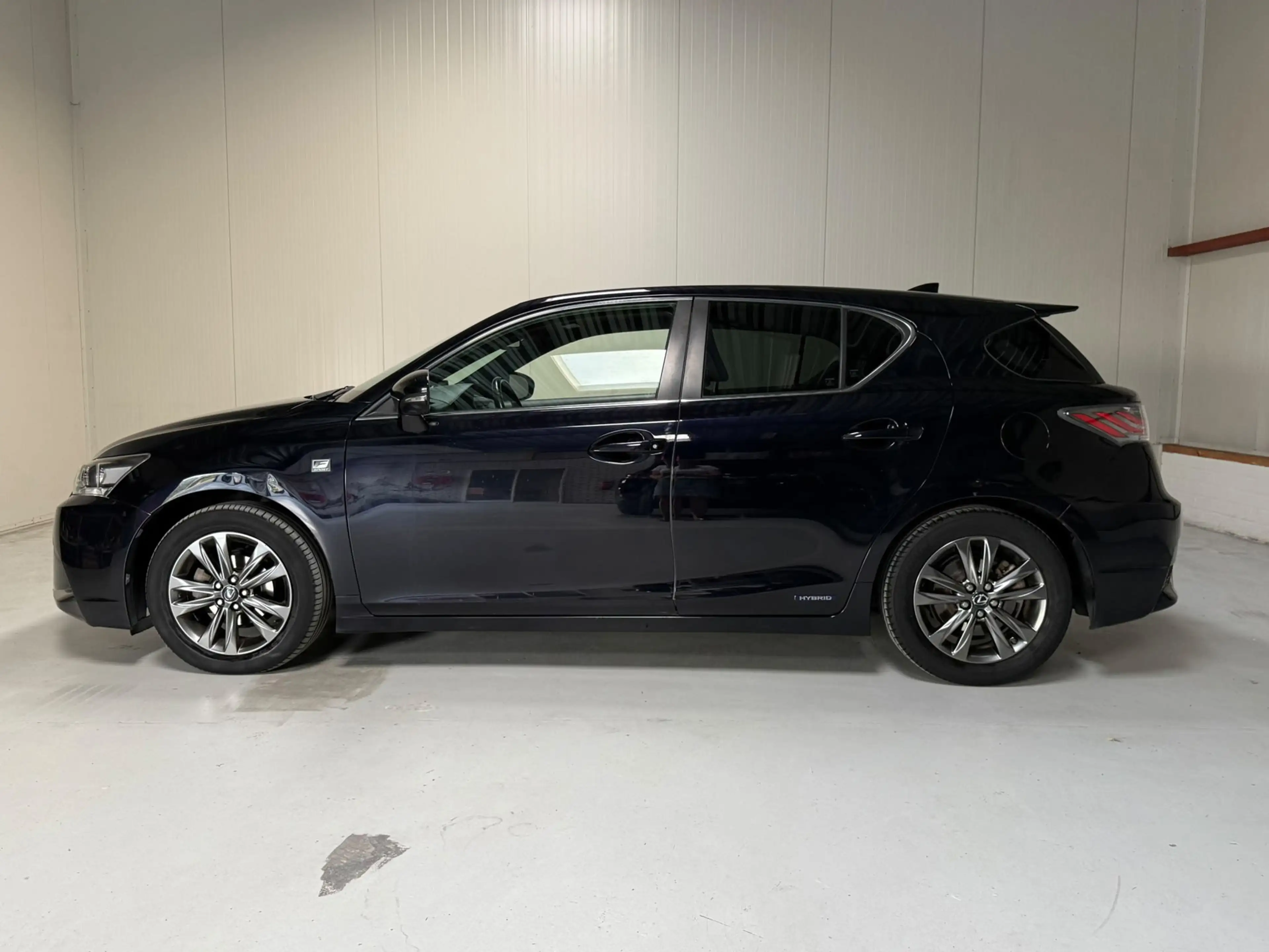 Lexus CT 200h F Sport Line — photo 7