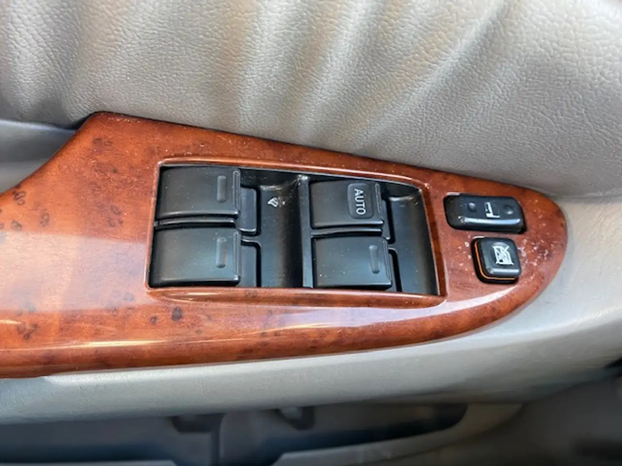 Toyota Sienna снимка Toyota Sienna