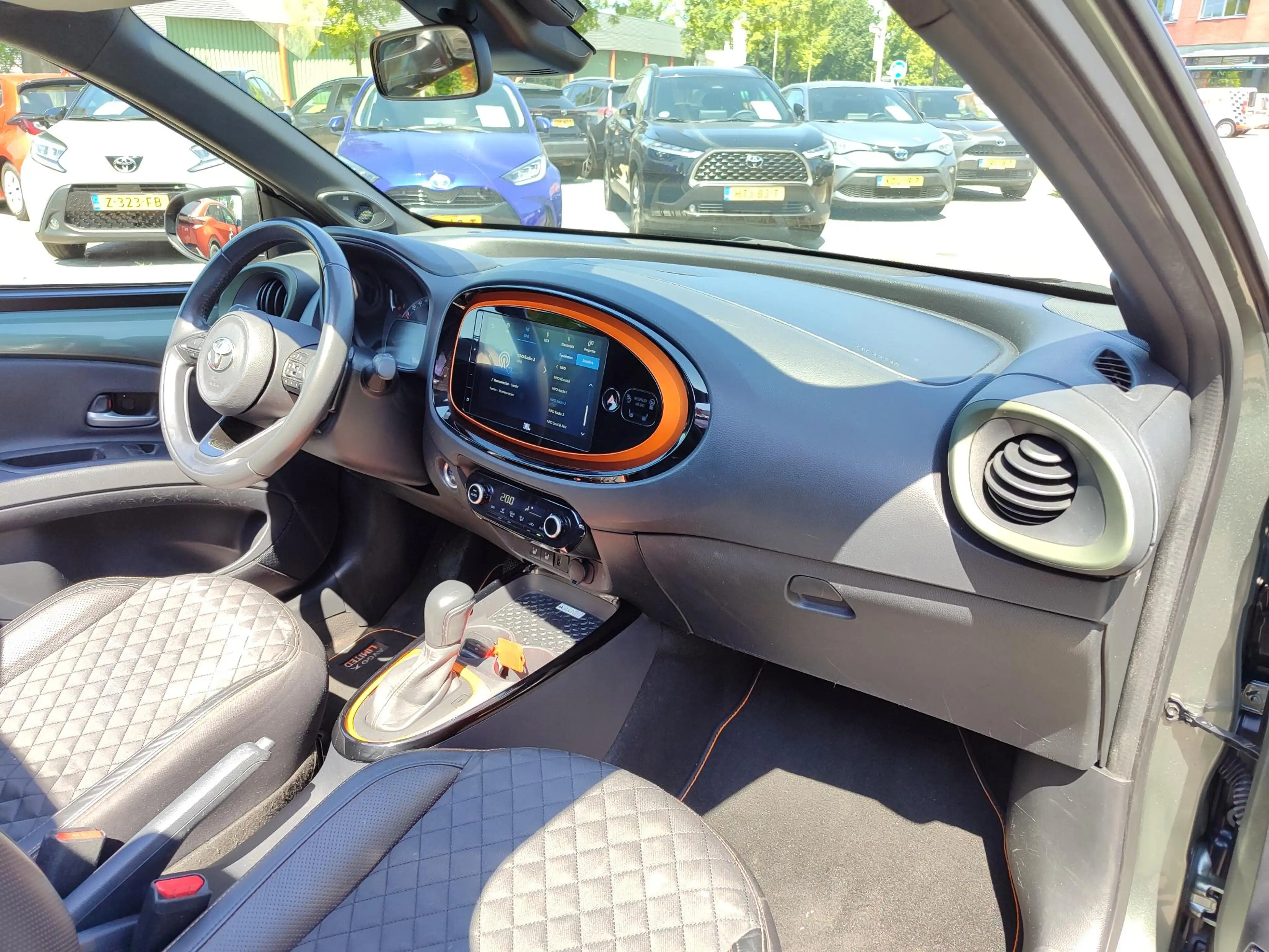 Toyota Aygo X LIMITED AUTOMAAT CABRIO NL-AUTO 18"LM-VELGEN PRIVA — photo 2