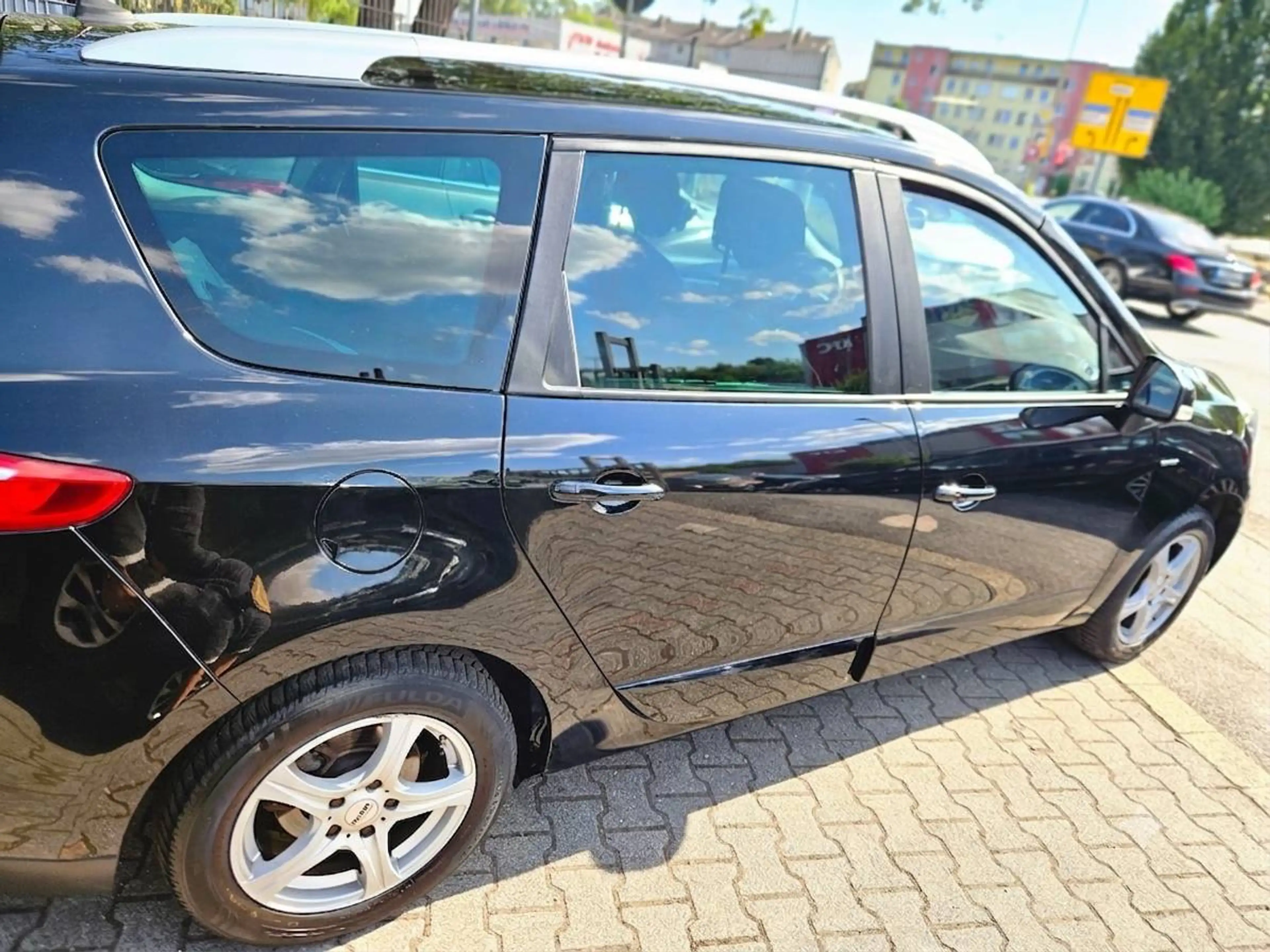 Renault Scenic Grand Limited — photo 6