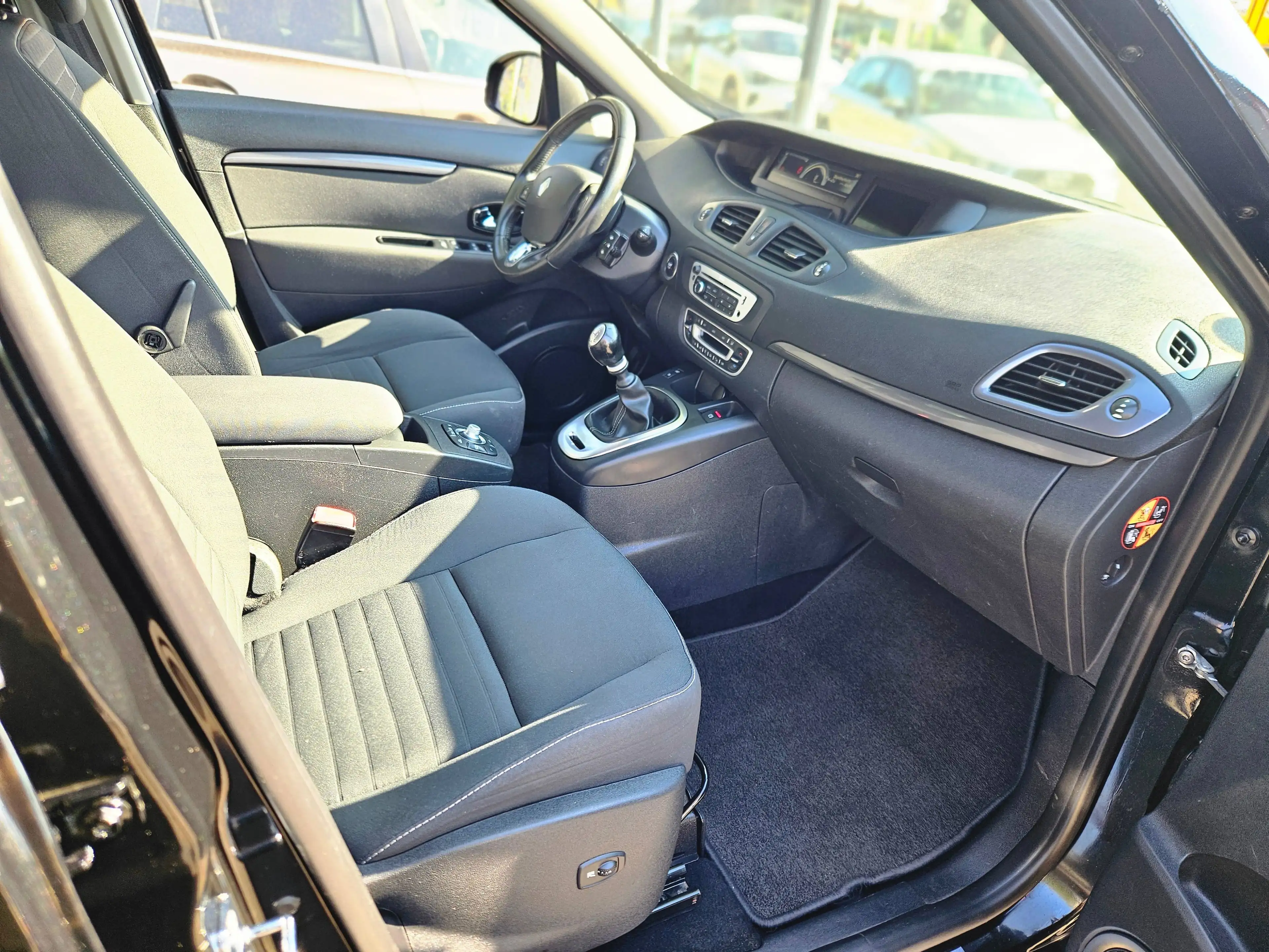 Renault Scenic Grand Limited — photo 10