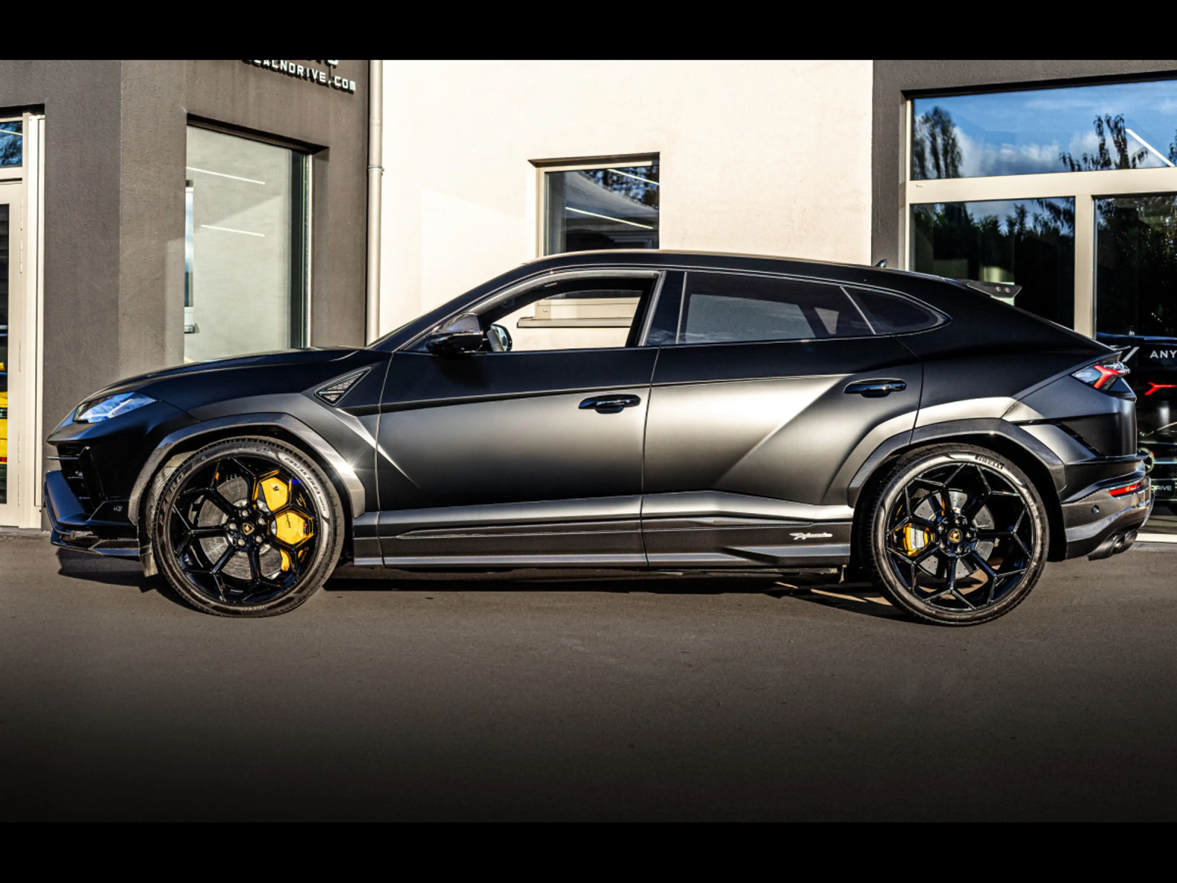 Lamborghini Urus PERFORMANTE 4.0 V8 666°SATIN PPF°AKRA°CARBON FULL — photo 2