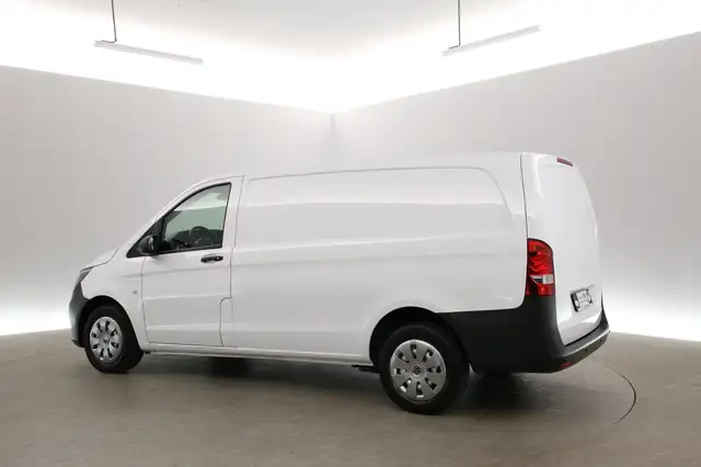 Mercedes-Benz Vito view 4