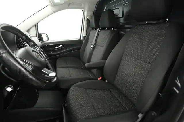 Mercedes-Benz Vito view 9