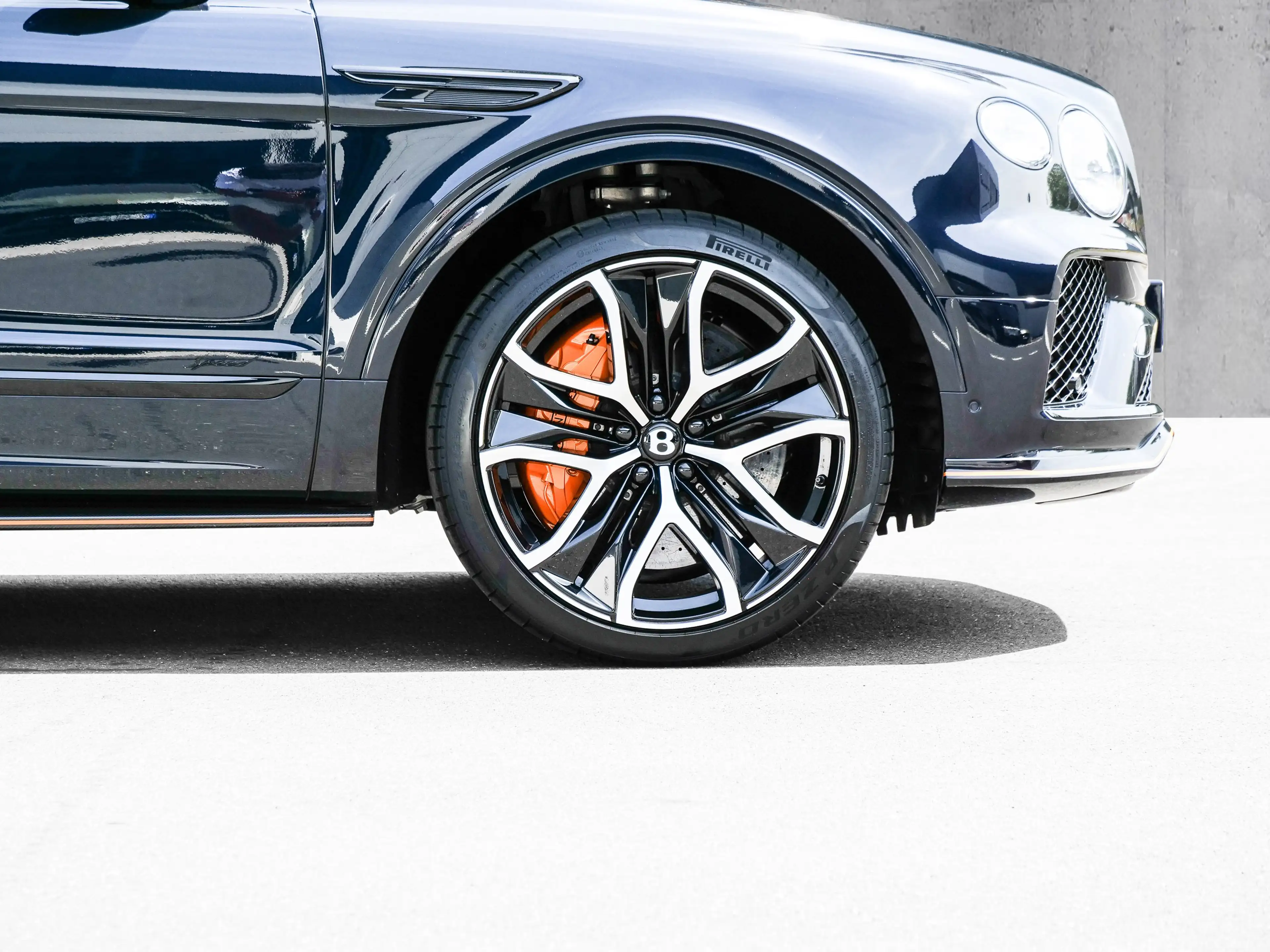 Bentley Bentayga Speed Black Sapphire, Leather, Touring — photo 9