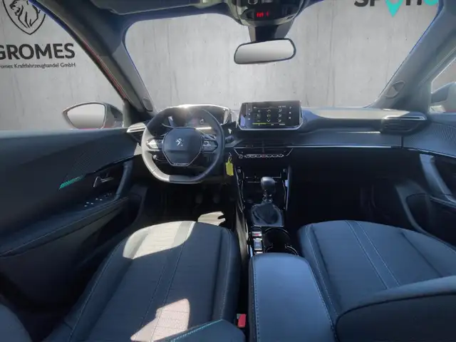 Peugeot 2008 view 12