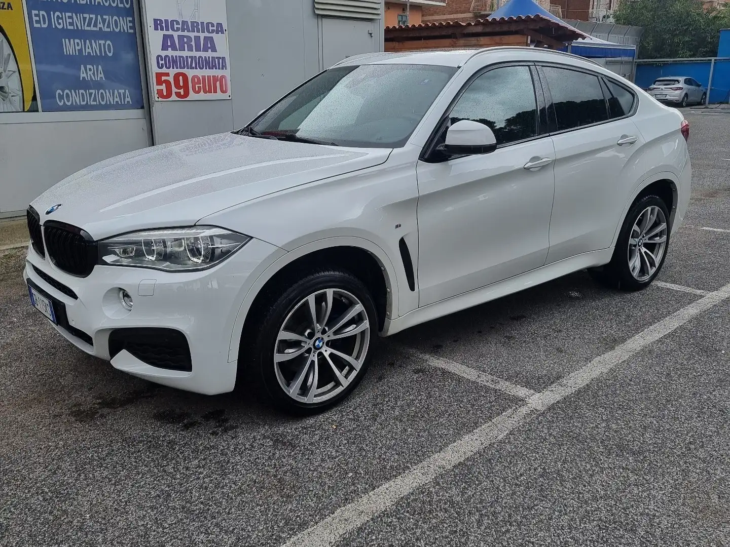 BMW X6 M Weiß - 1
