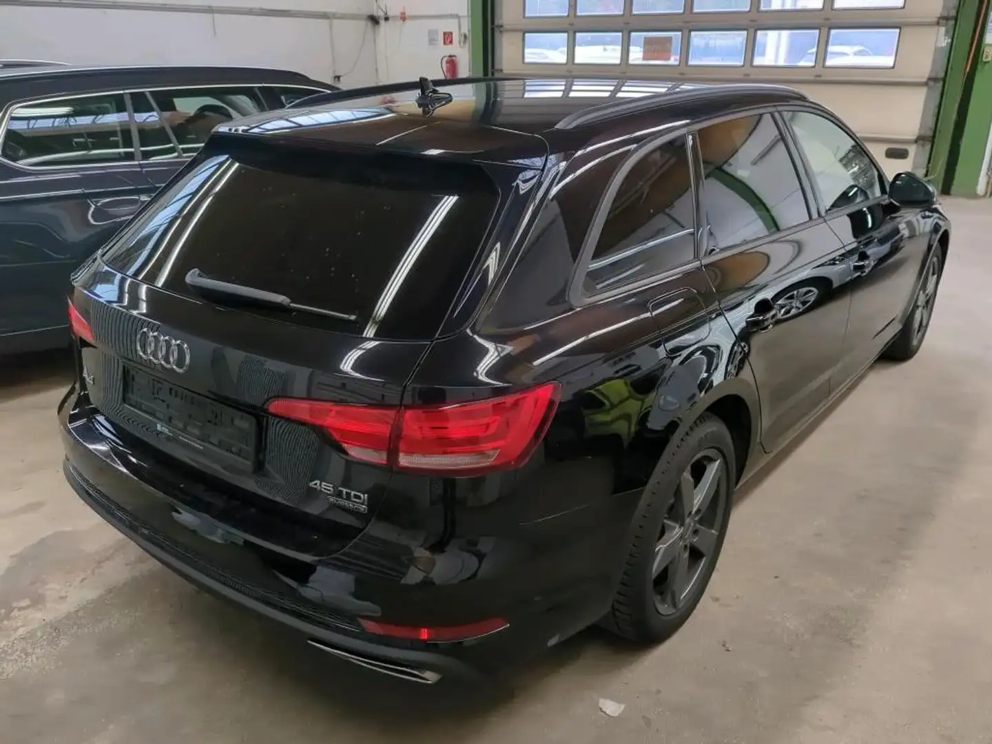 Audi A4 3.0 TDI 45 quattro LED Navi Leder 8xAlu Schwarz - 2