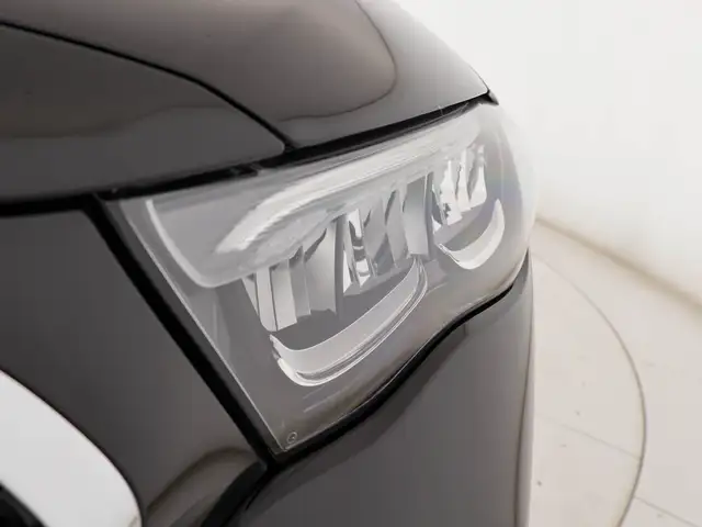 Mercedes-Benz E-Class view 8