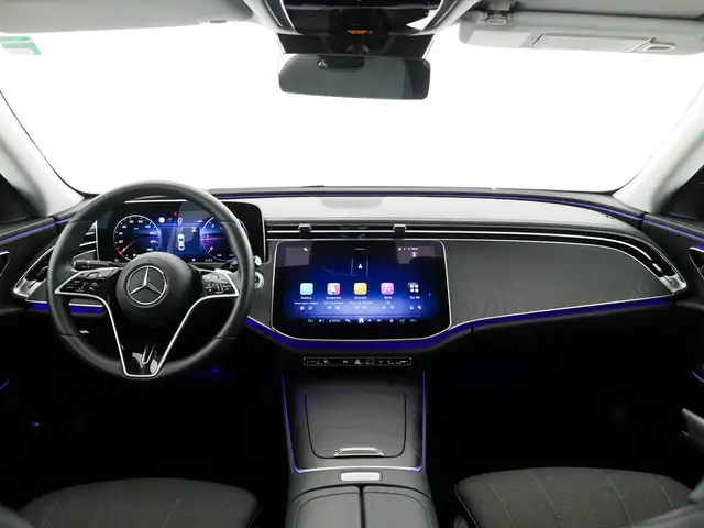 Mercedes-Benz E-Class view 9
