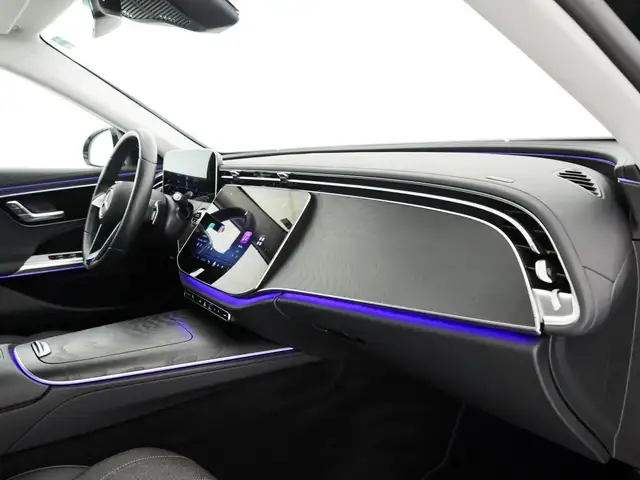 Mercedes-Benz E-Class view 10