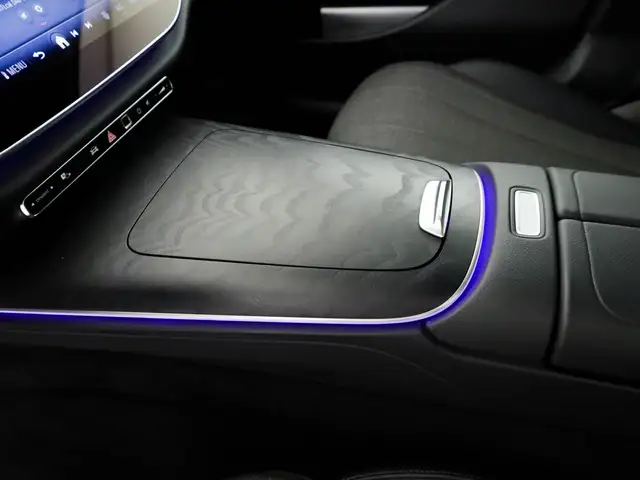 Mercedes-Benz E-Class view 19