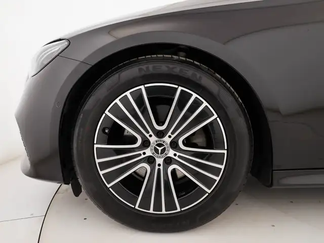 Mercedes-Benz E-Class view 7