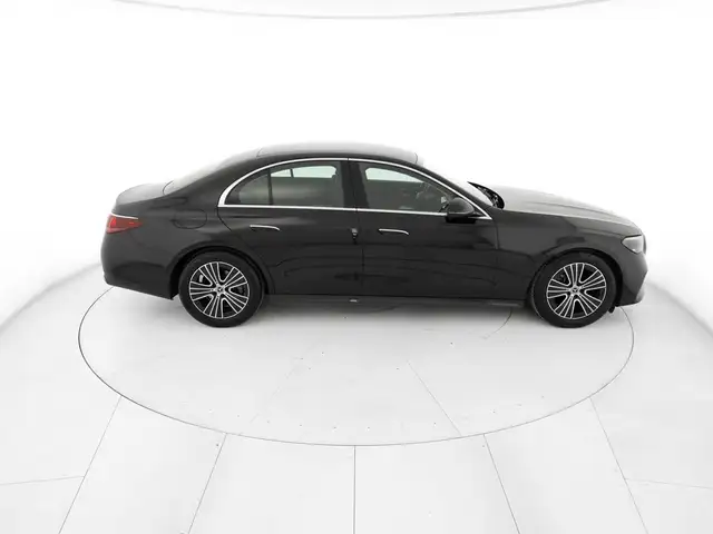 Mercedes-Benz E-Class view 5