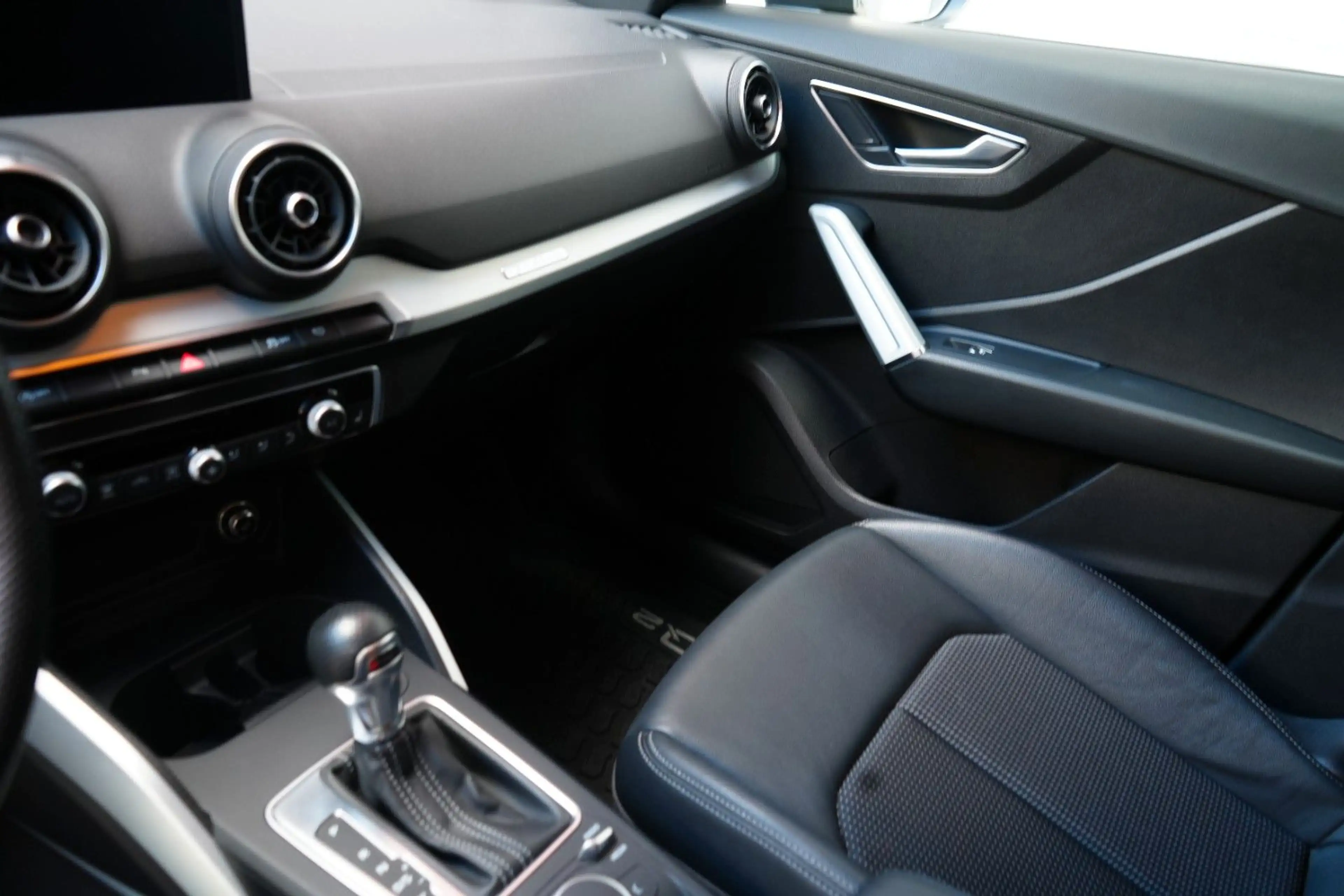 Audi Q2 40 TFSI quattro Aut./1.Hand/3xS-Line/ACC/Kame — photo 15