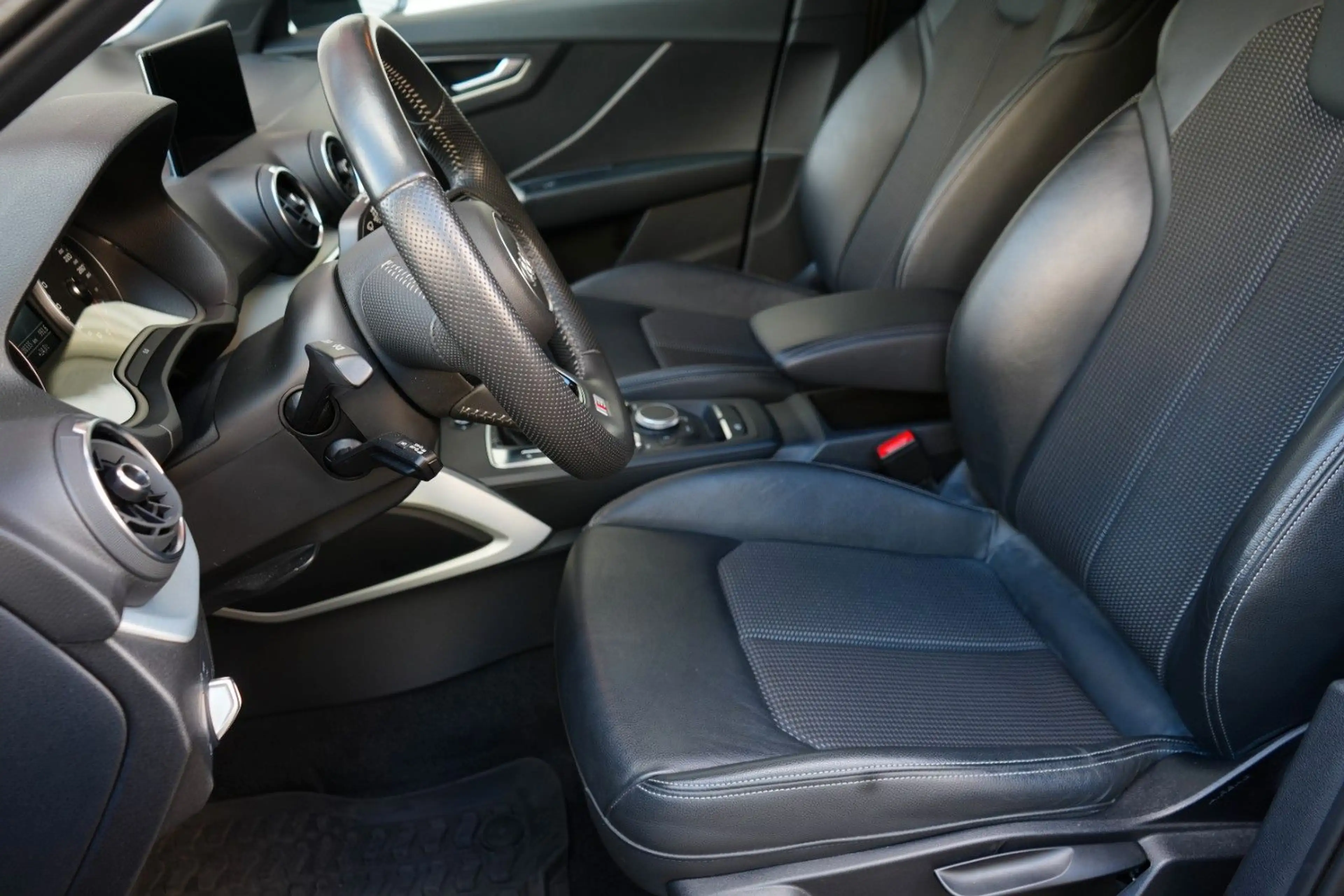 Audi Q2 40 TFSI quattro Aut./1.Hand/3xS-Line/ACC/Kame — photo 12