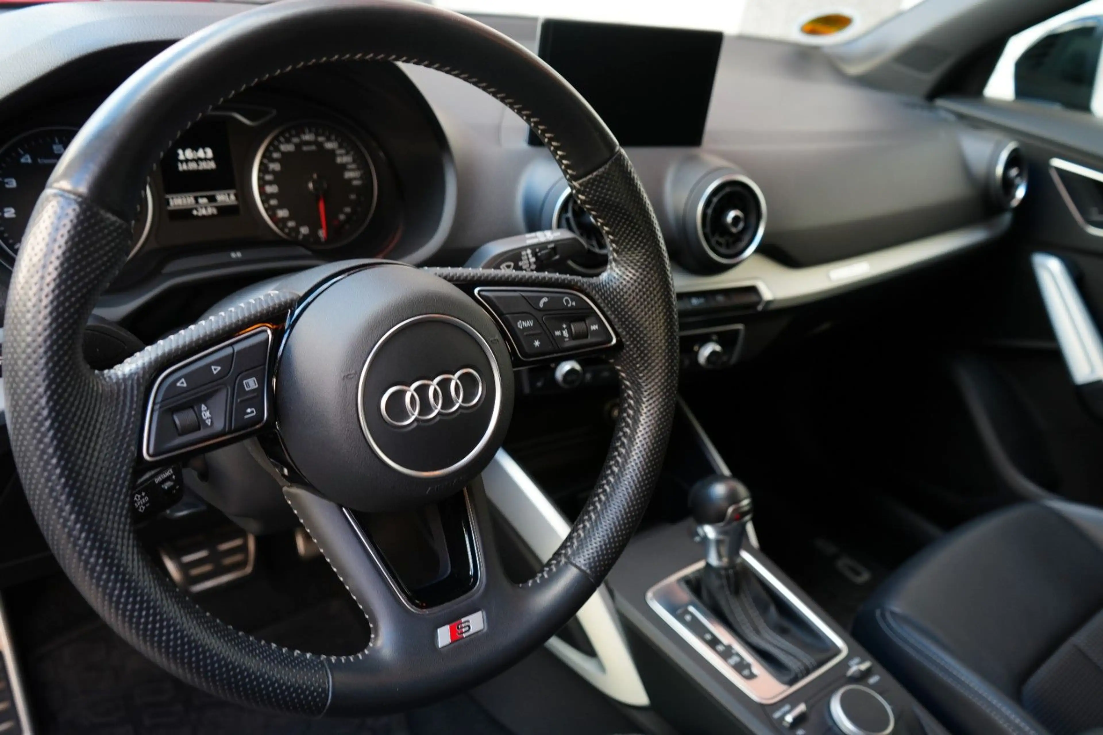 Audi Q2 40 TFSI quattro Aut./1.Hand/3xS-Line/ACC/Kame — photo 13