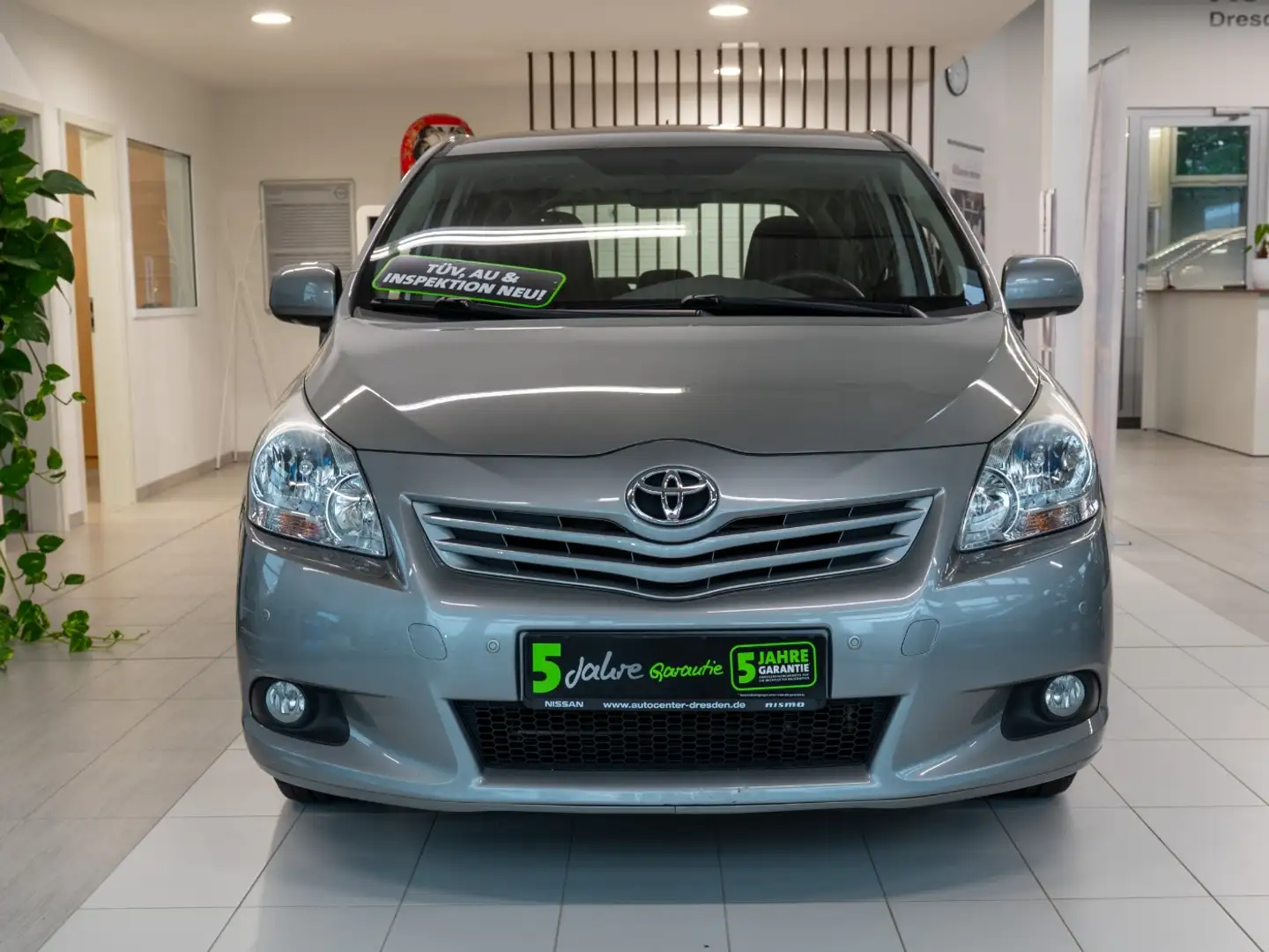Toyota Verso 1.8 Edition 7Sitze Pano Klima LM ZV PDC AHK Gris - 2